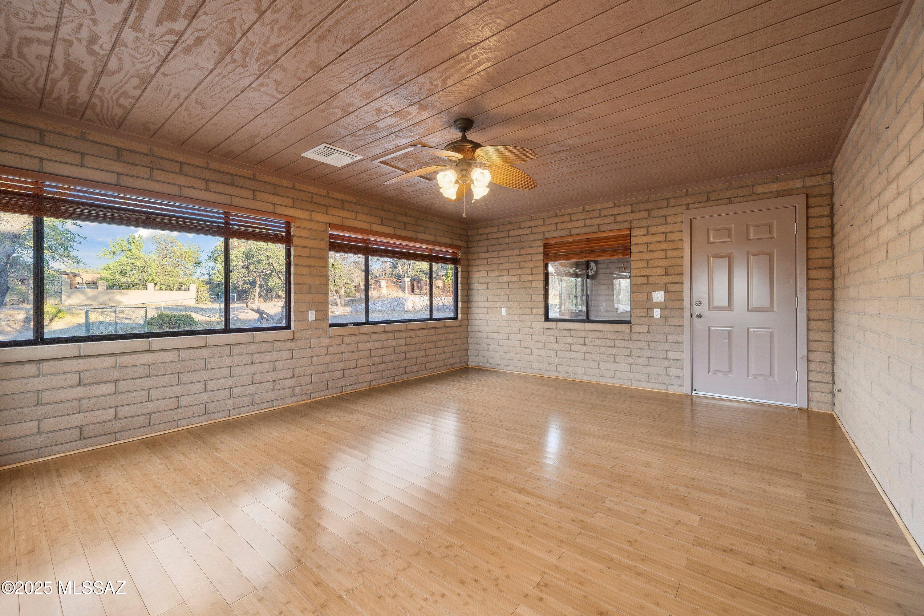 Oak Hills 01 - Residential