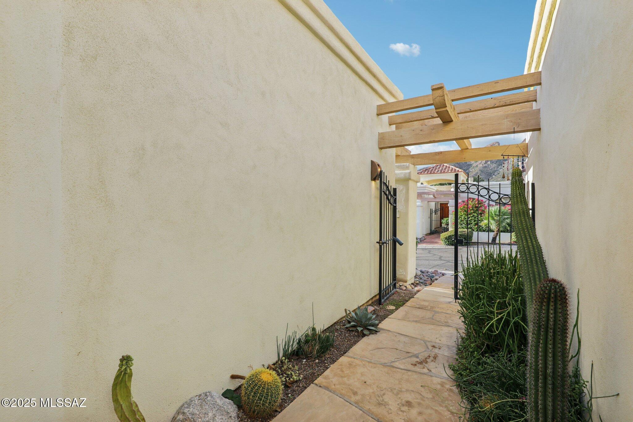 El Diamante II (1-40) - Residential