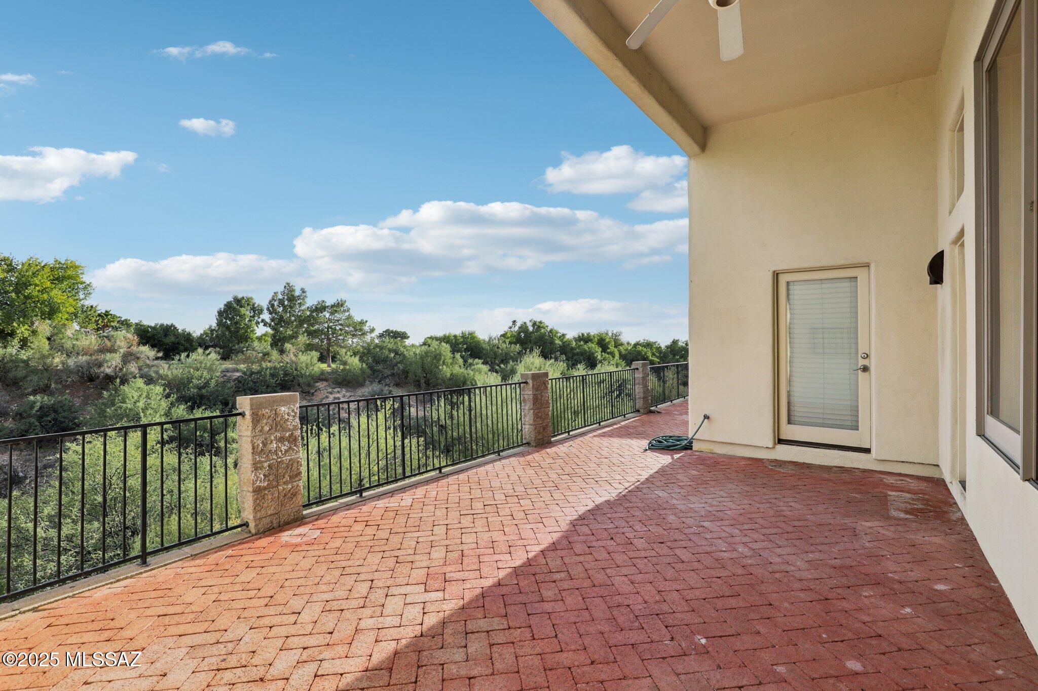 El Diamante II (1-40) - Residential