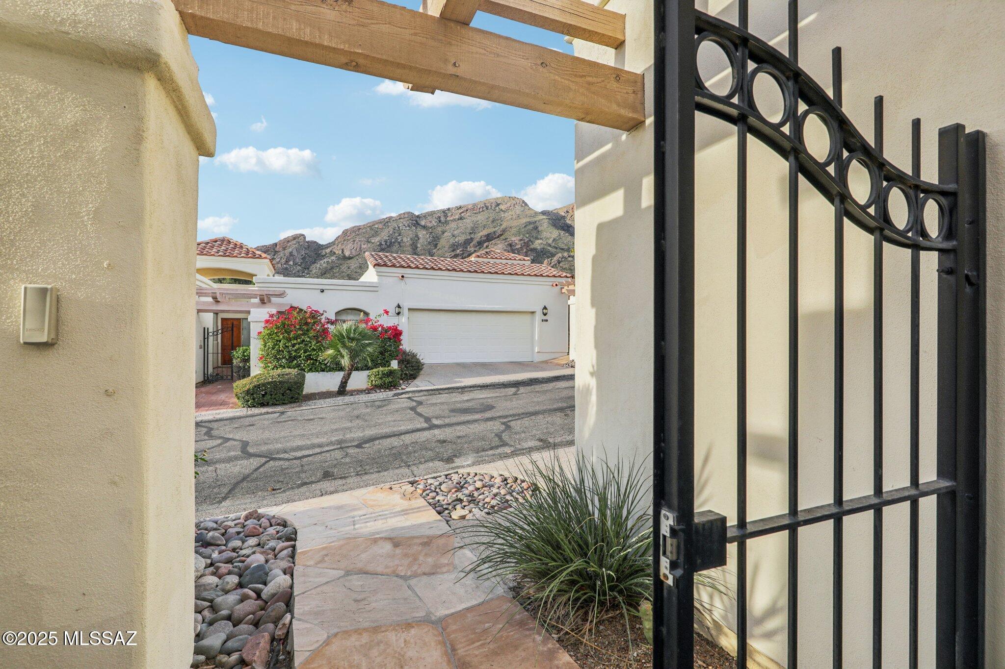 El Diamante II (1-40) - Residential