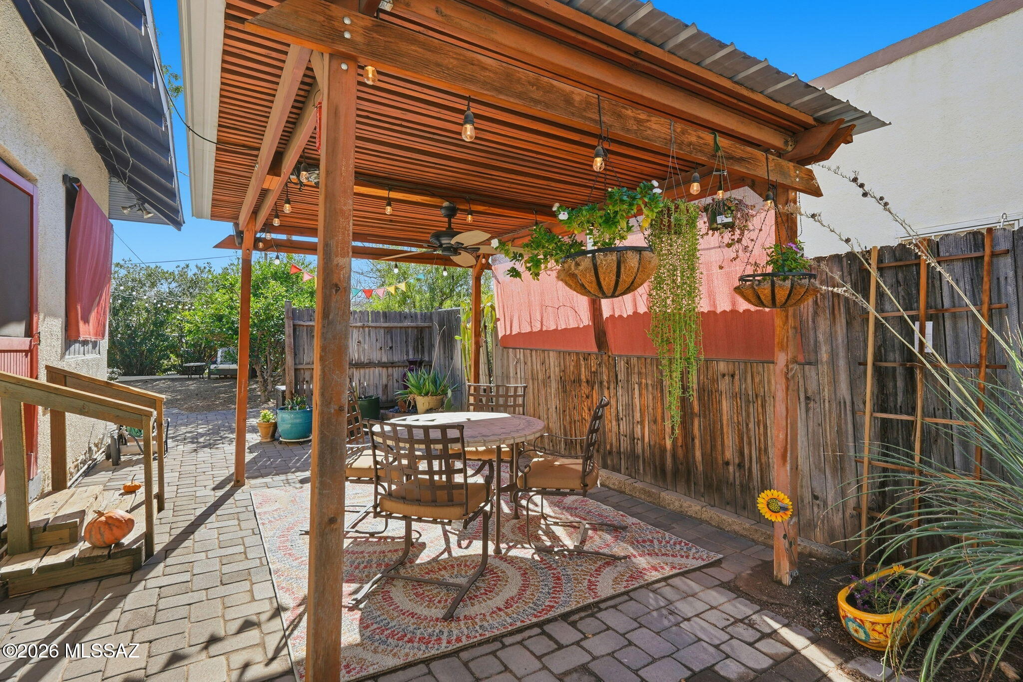 726 E 5th Street