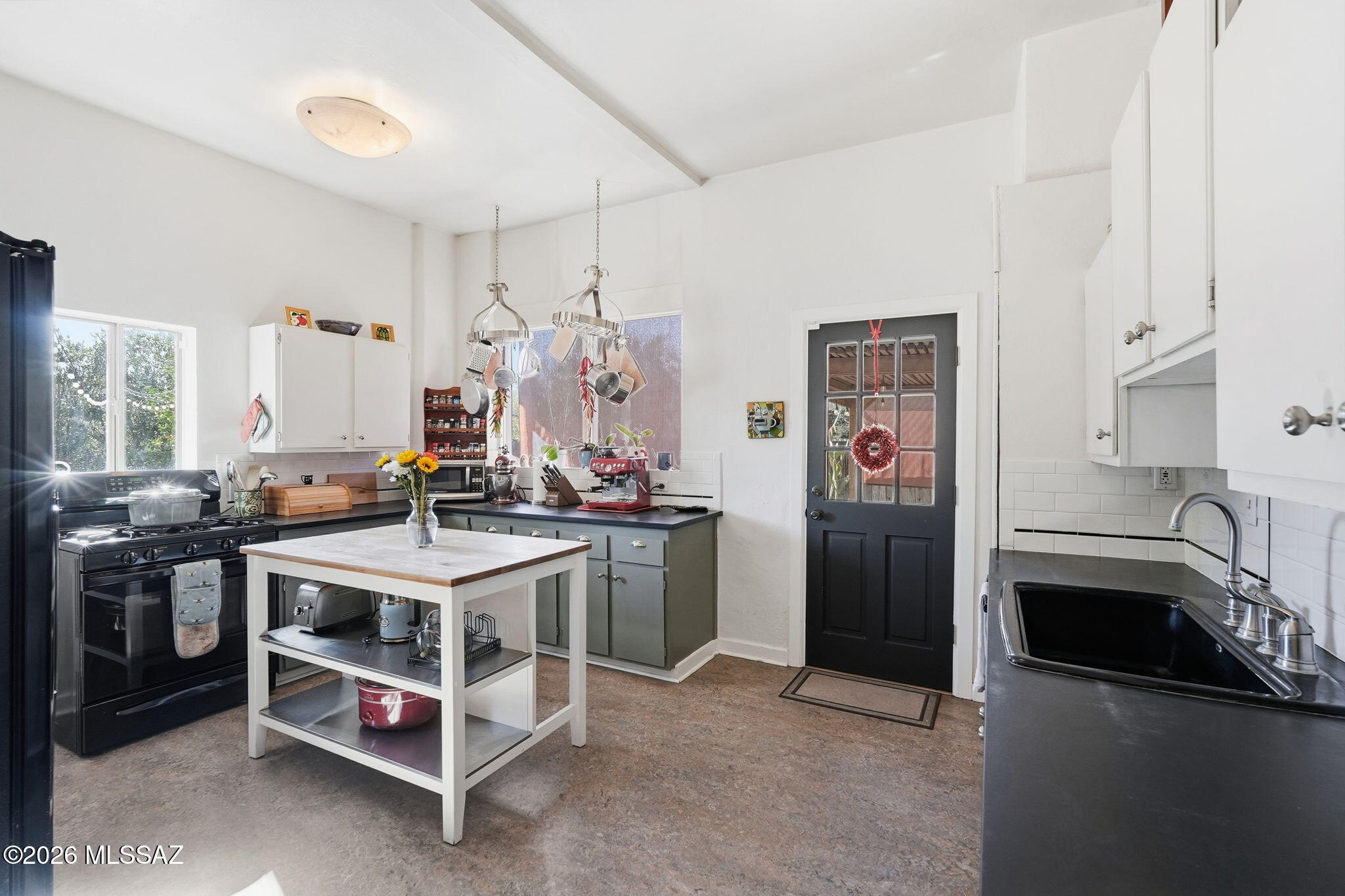 726 E 5th Street