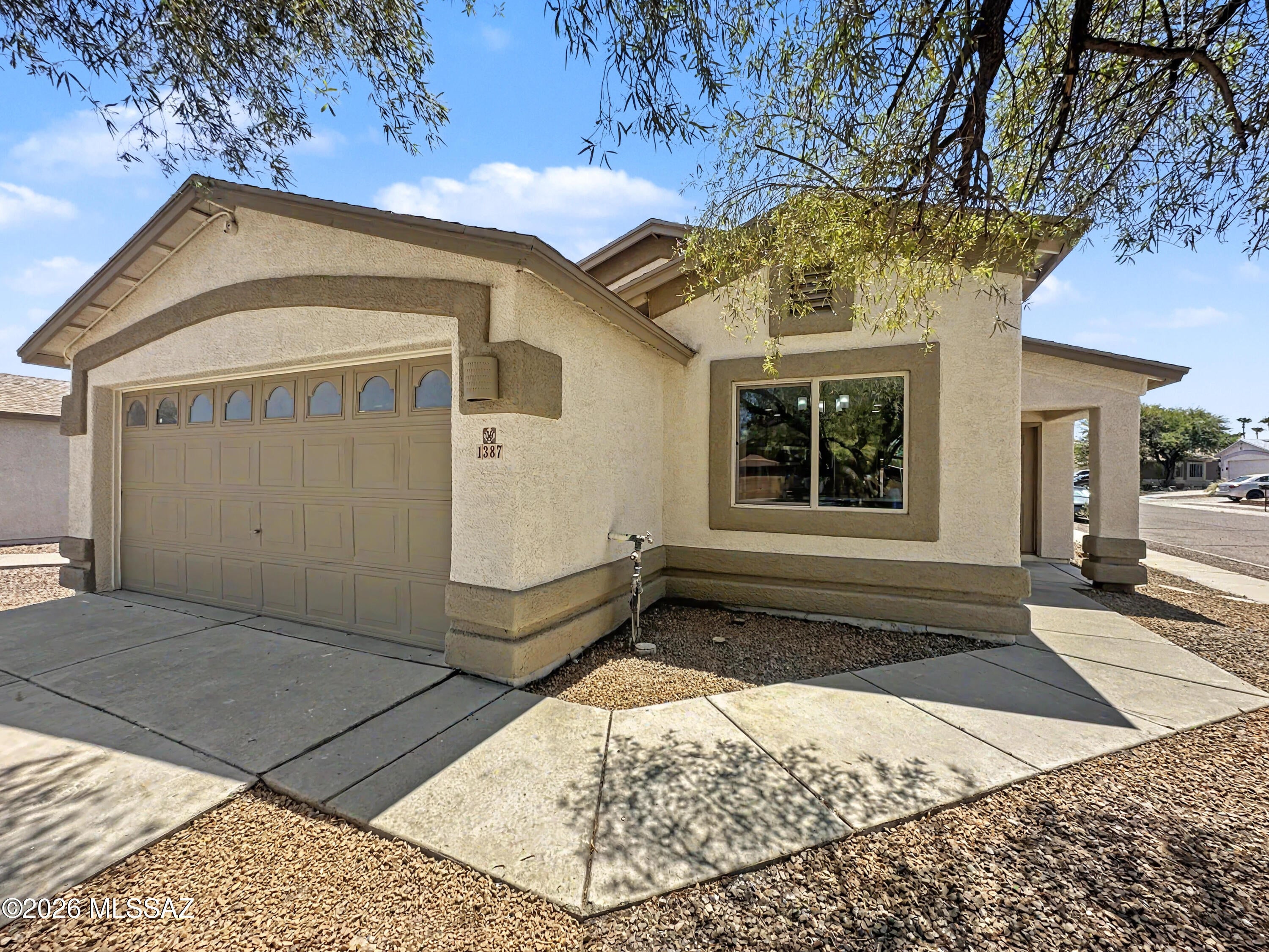 1387 W Calle Rio Lobo
