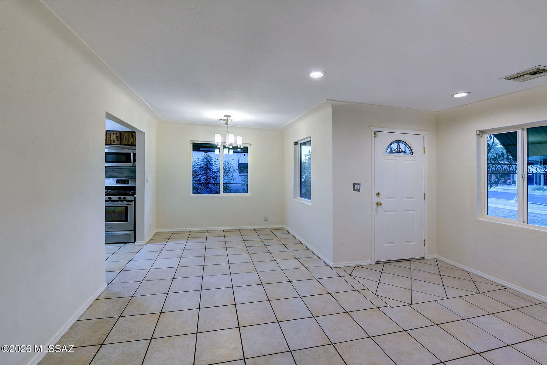 3007 E Beverly Drive