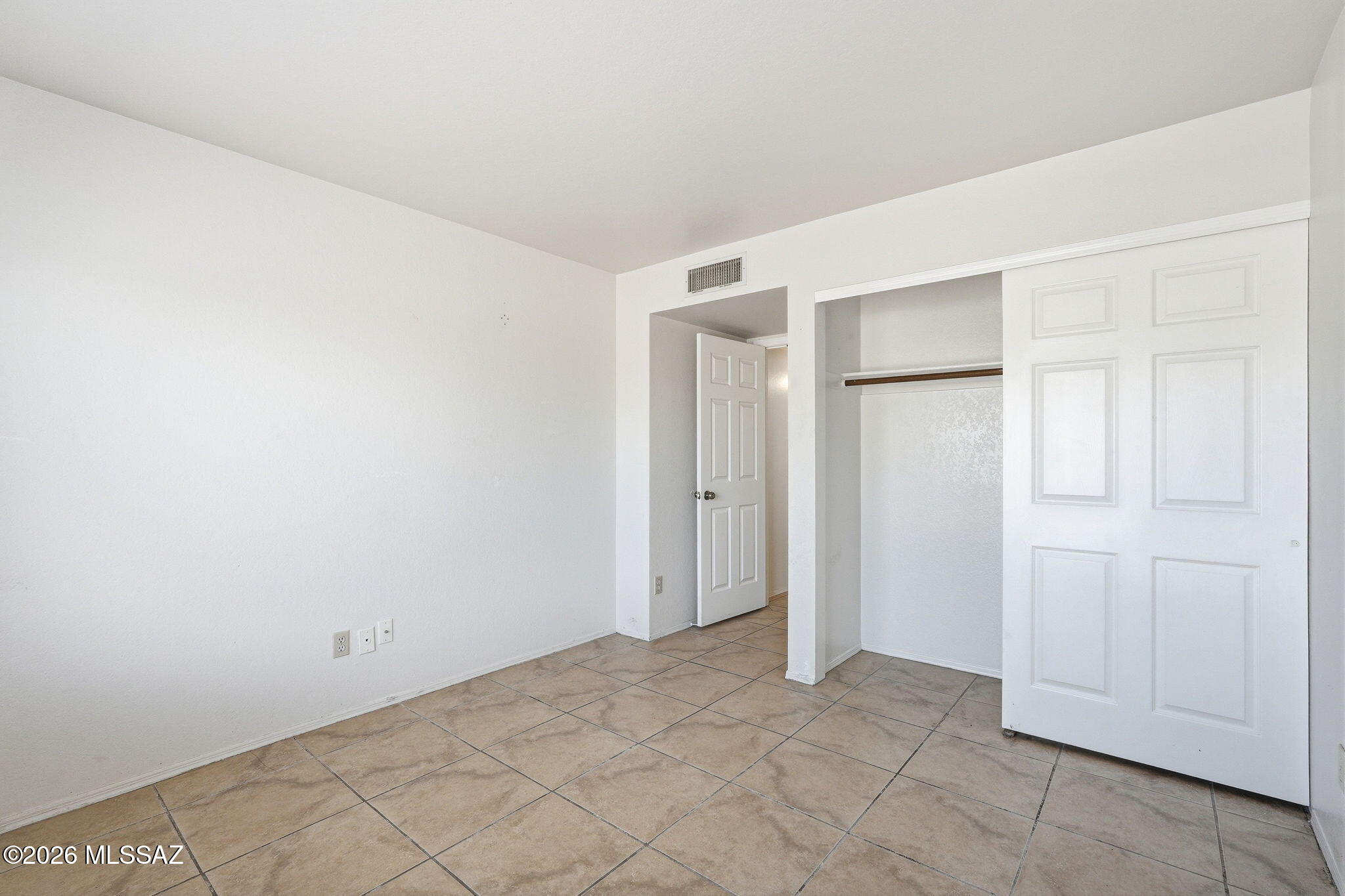 Villa Balboa (1-109) - Residential