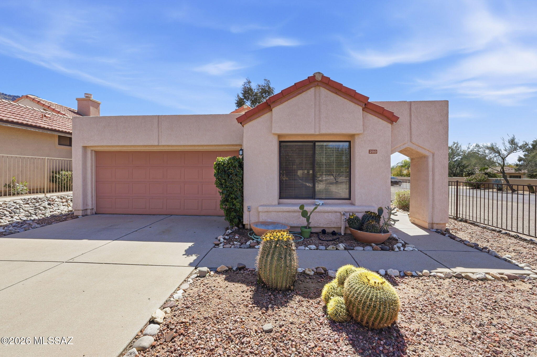 200 E Ridgeland Street