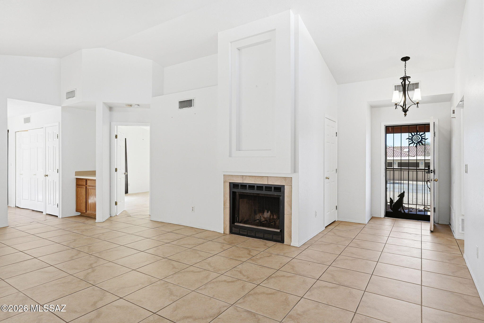 200 E Ridgeland Street