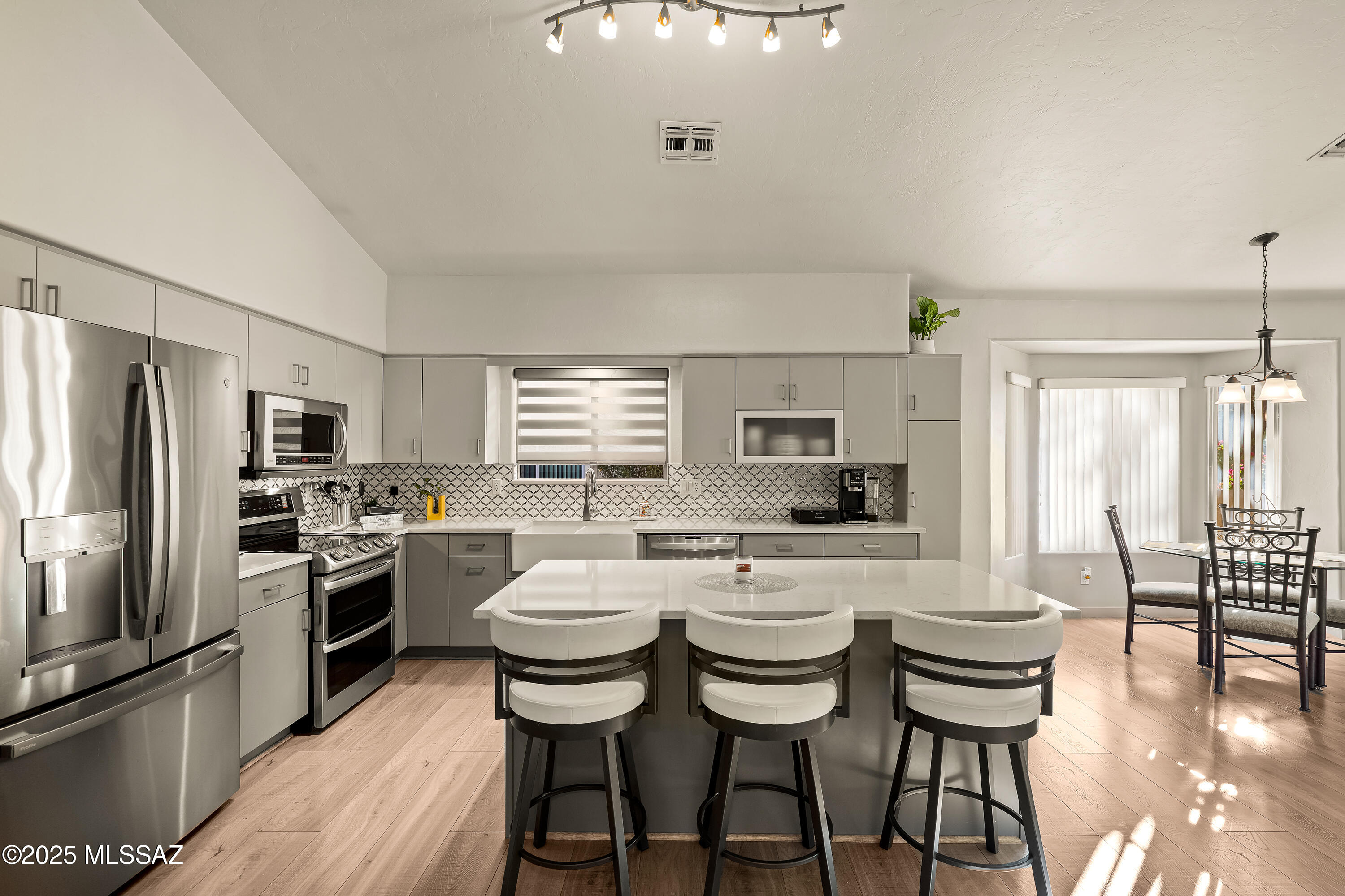 Sabino Mountain (1-290) - Residential