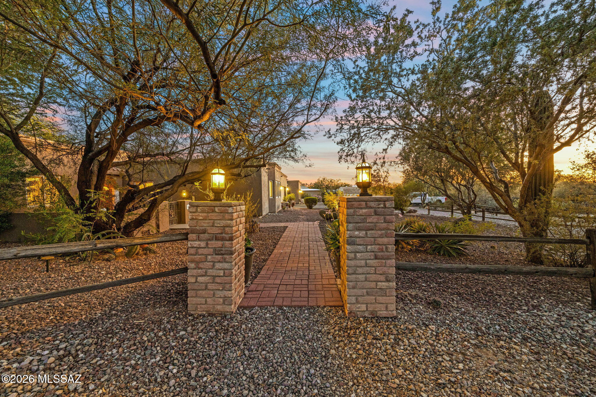 3545 W Camino Alto