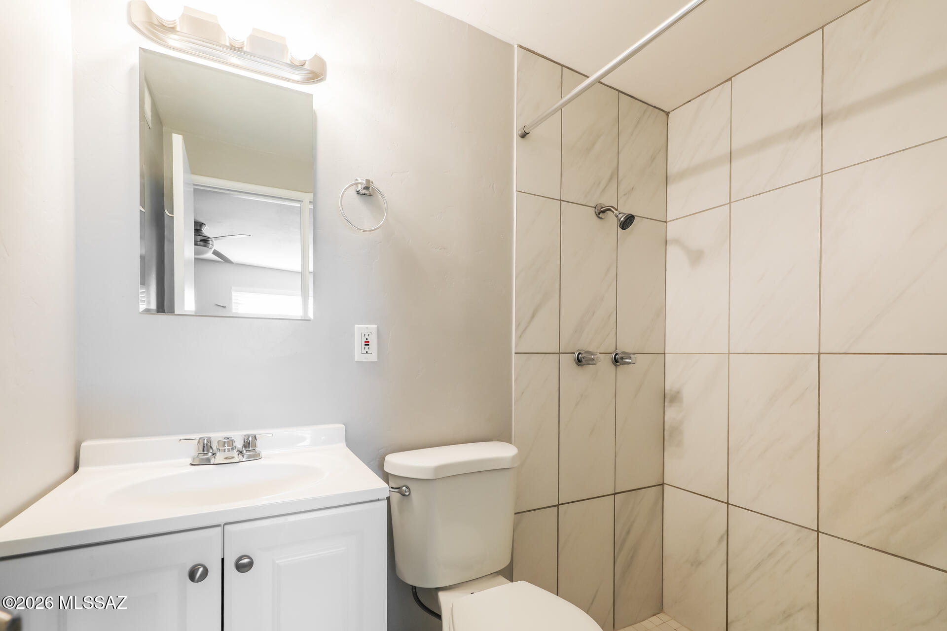 Vista Del Prado (1-274) - Residential Lease