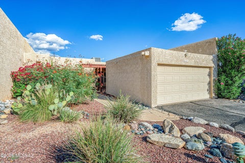 Photo of 6324 N Camino Hermosillo, Tucson, AZ 85718 (MLS # 22624670)