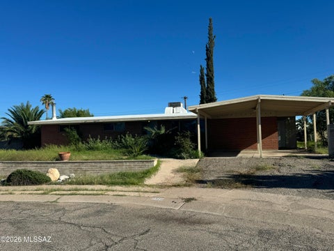 Photo of 7126 E Princeton Place, Tucson, AZ 85710 (MLS # 22622949)
