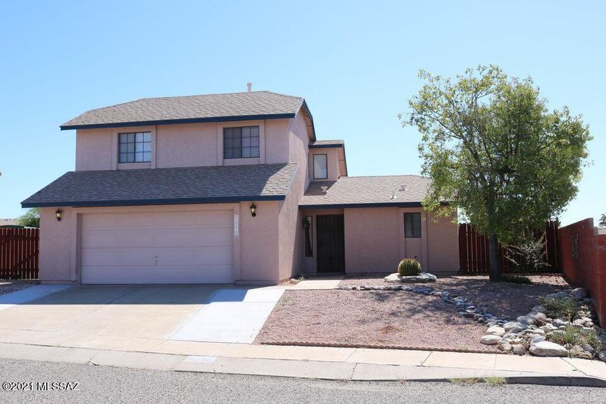 Lovely 3 bedroom, 2 Bath home in convenient NW neighborhood! Main level Primary suite, bedrooms 2 and 3 upstairs. Living area with vaulted ceiling creates a delightful feeling of spaciousness. Private backyard with covered patio, perfect for entertaining or quiet evenings at home. RV Parking at this Gem! Double gates to backyard. Widened driveway for extra parking, nice sized garage PLUS 8 x 12 Storage shed in the back yard. Close to High school and shopping. Enjoy nearby golf course and park.
