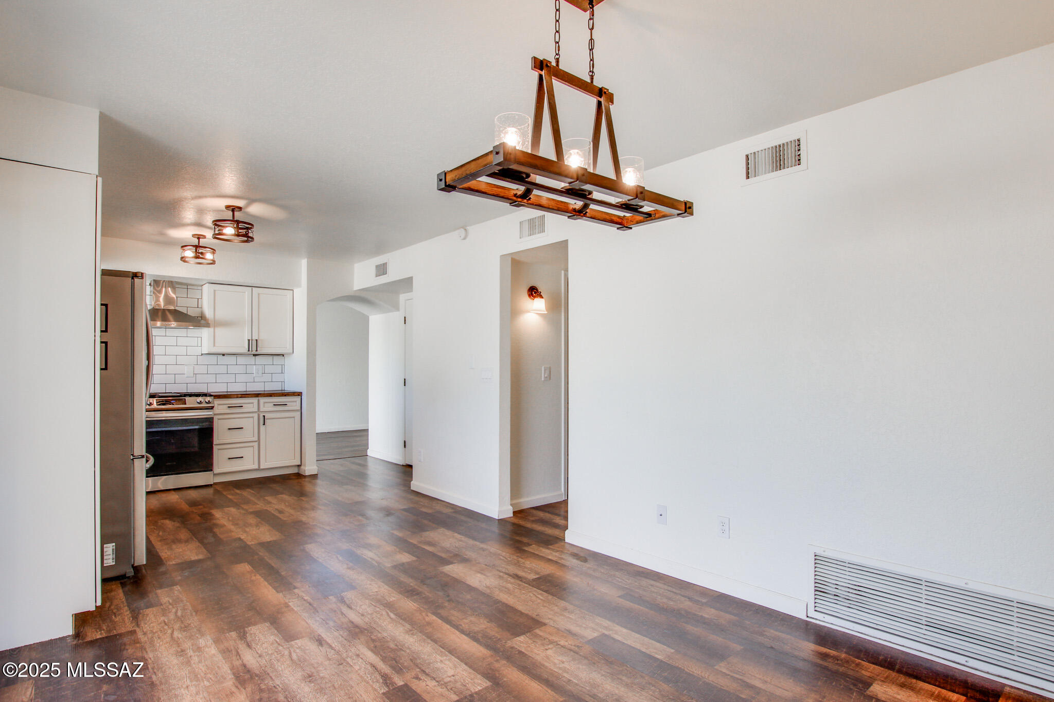 Country Highlands (1-180) - Residential