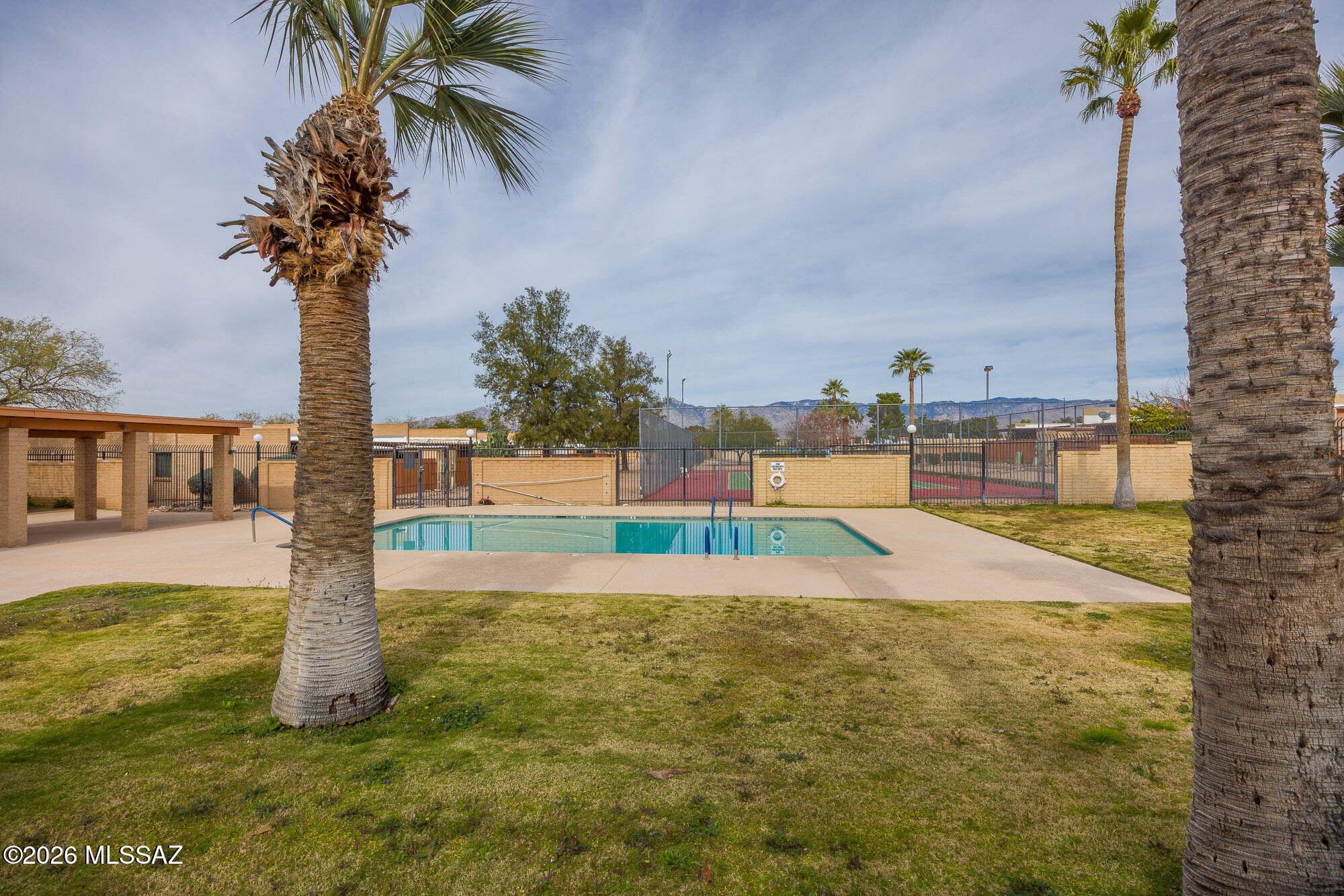 Pantano Park Townhouses - Residential
