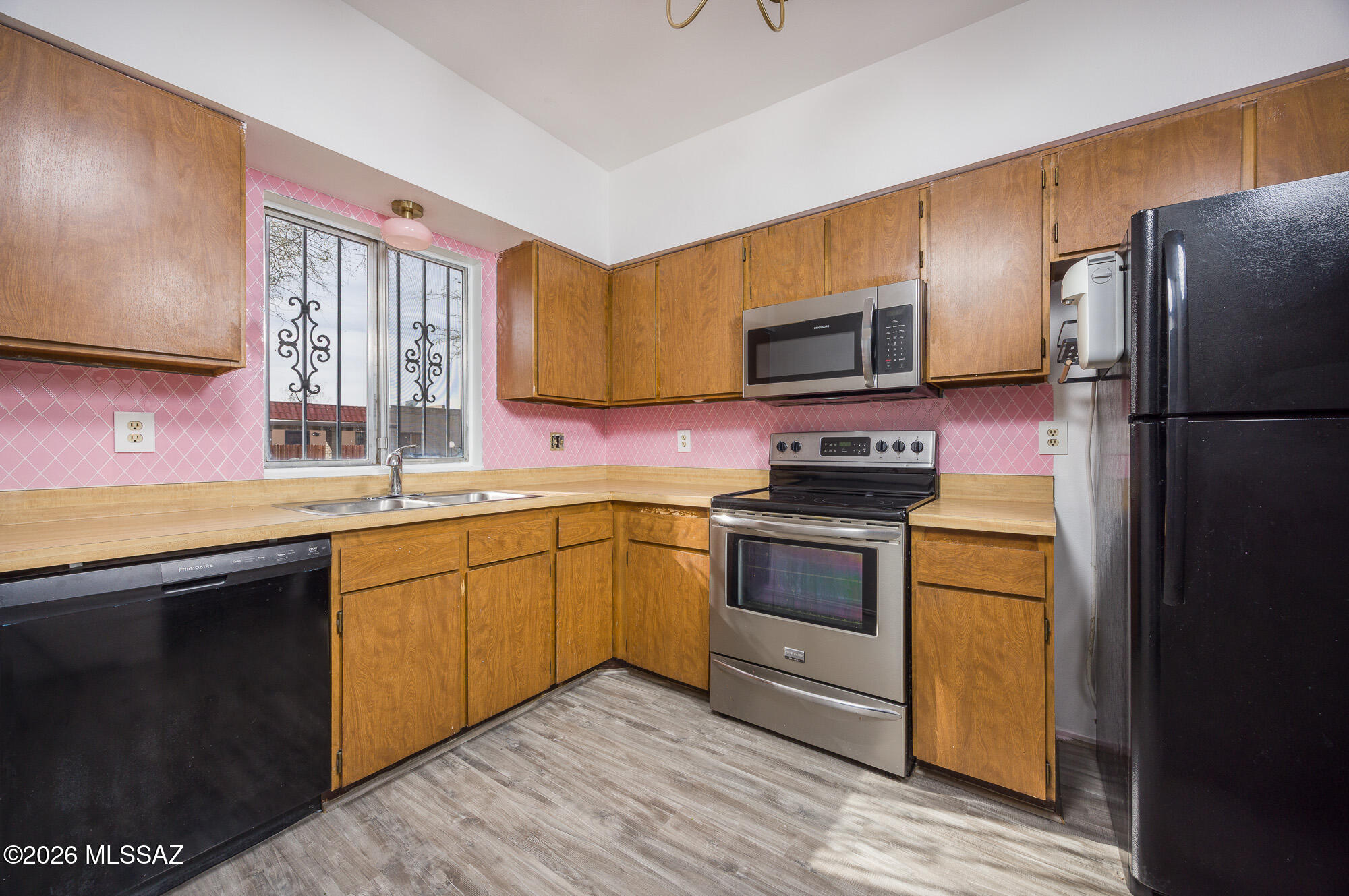Pantano Park Townhouses - Residential