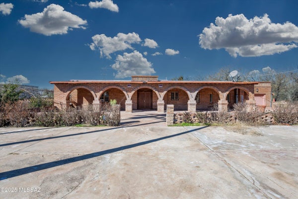 10500 S NOGALES HWY, TUCSON, AZ 85756 - Image d30f09442ad3dee934fe120af33bc8eb/6203383