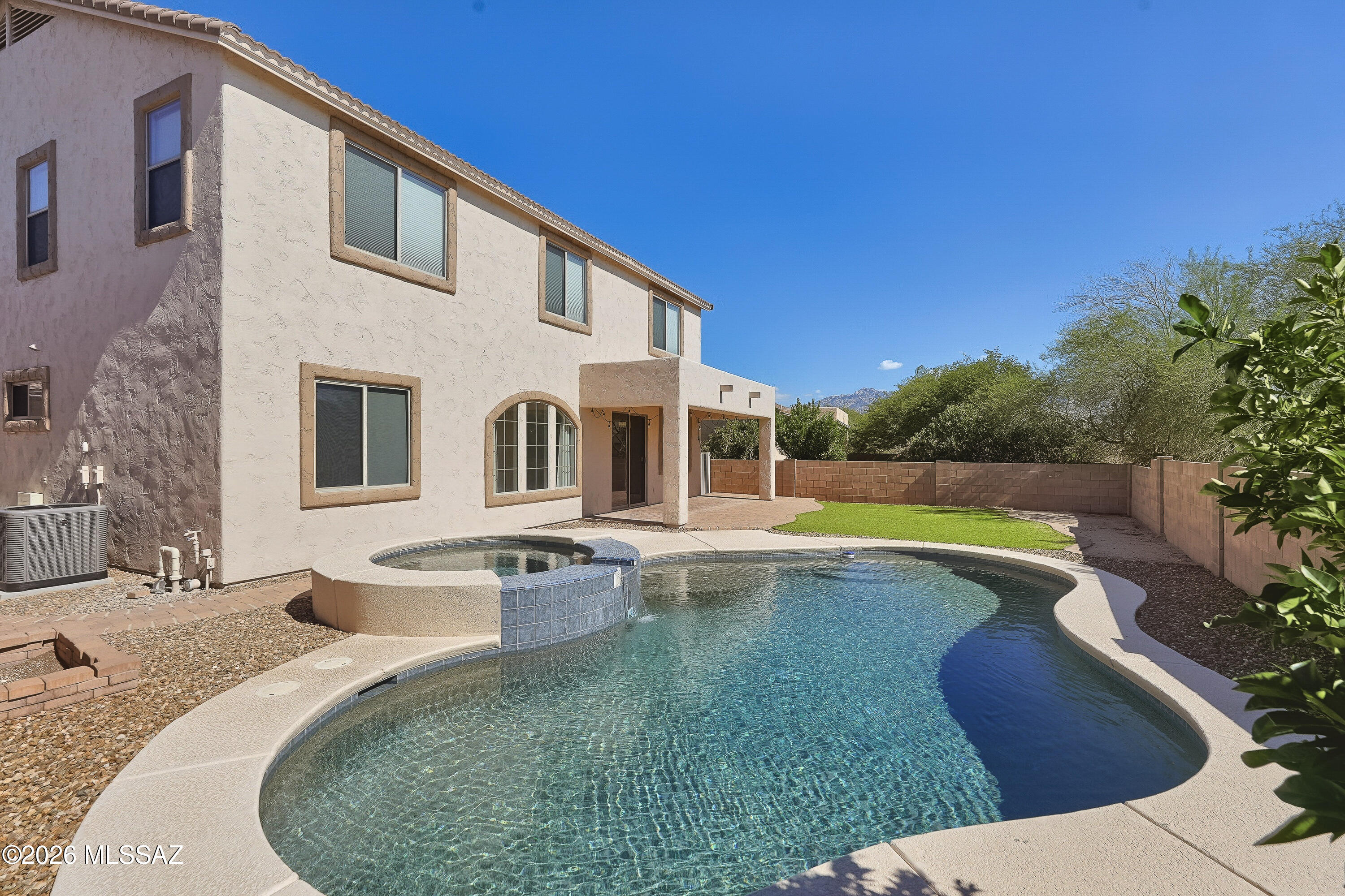 1225 W Moodie Drive
