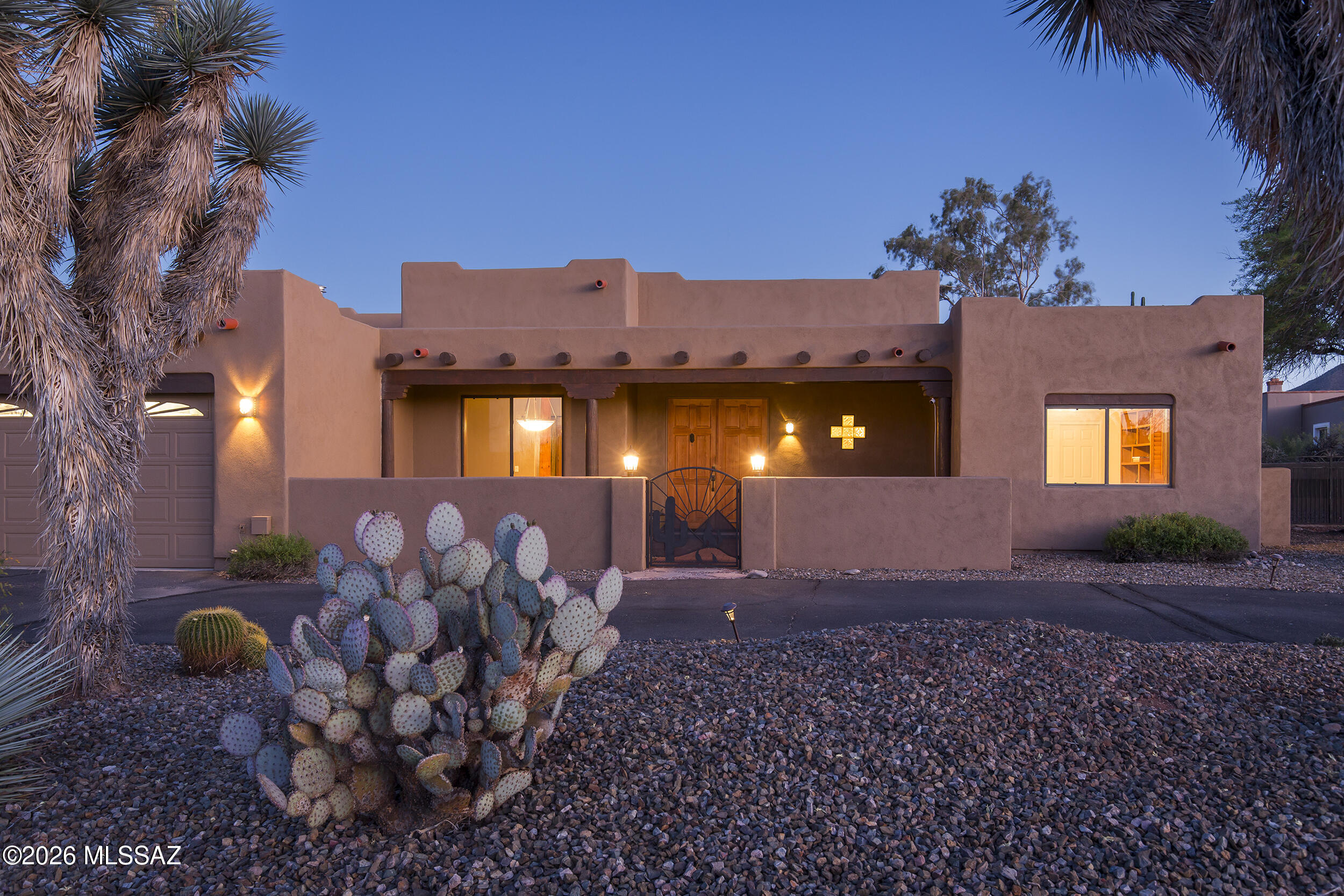 3527 W Desert Tulip Court