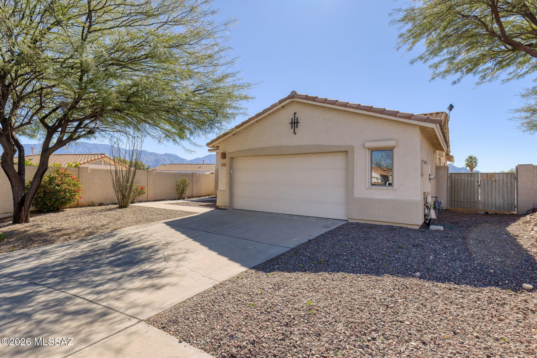 33 W Golden Spur Place