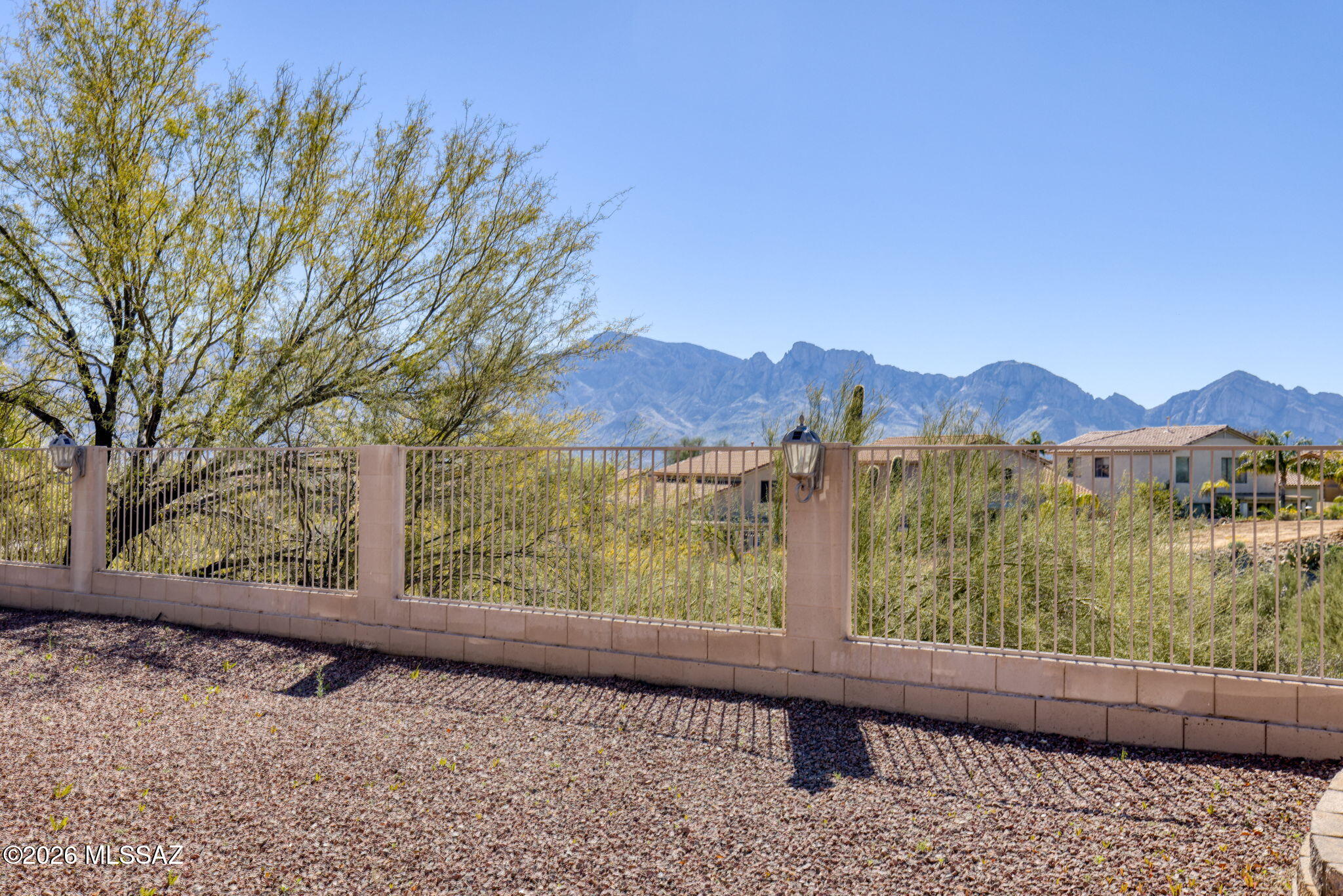 33 W Golden Spur Place