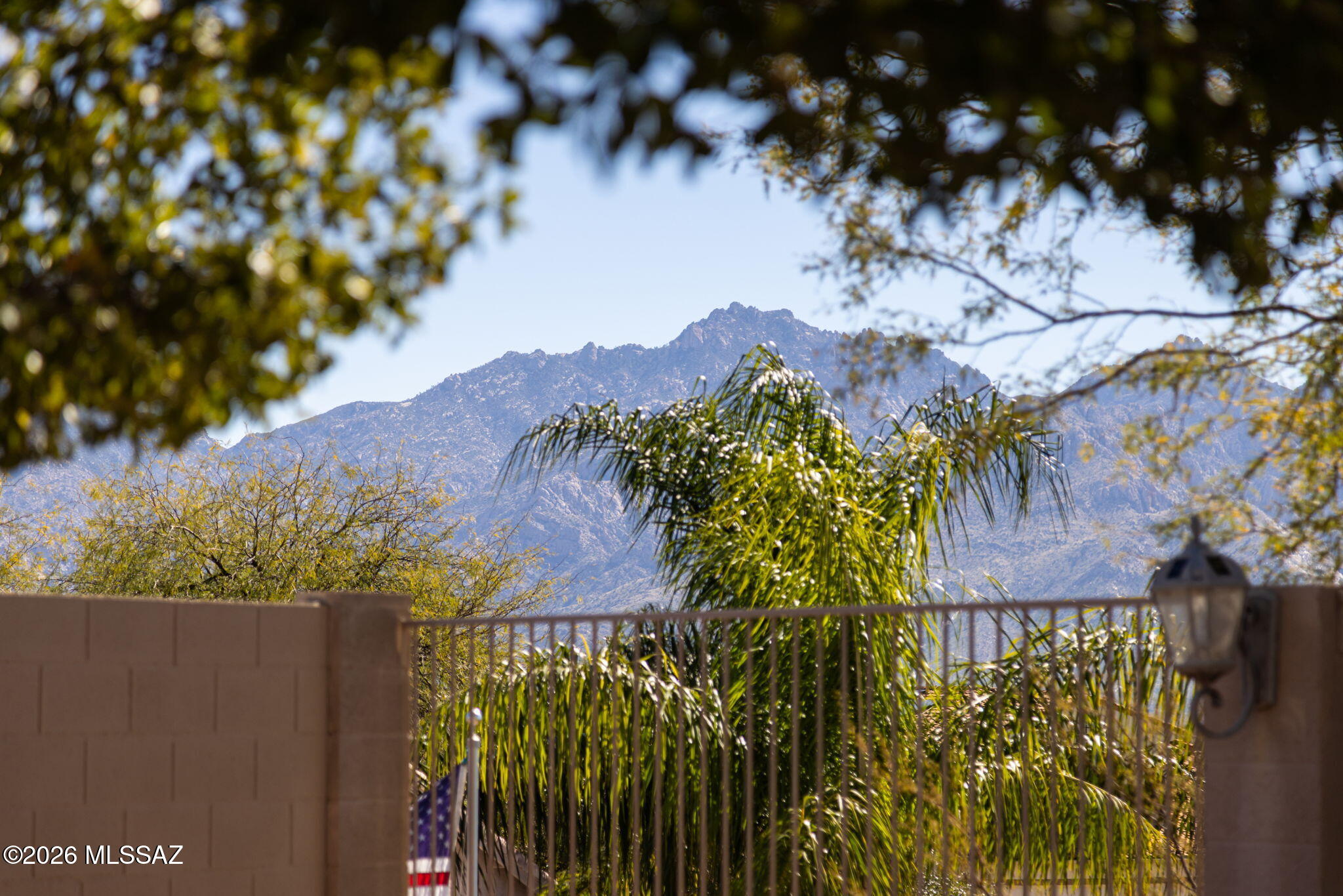 33 W Golden Spur Place