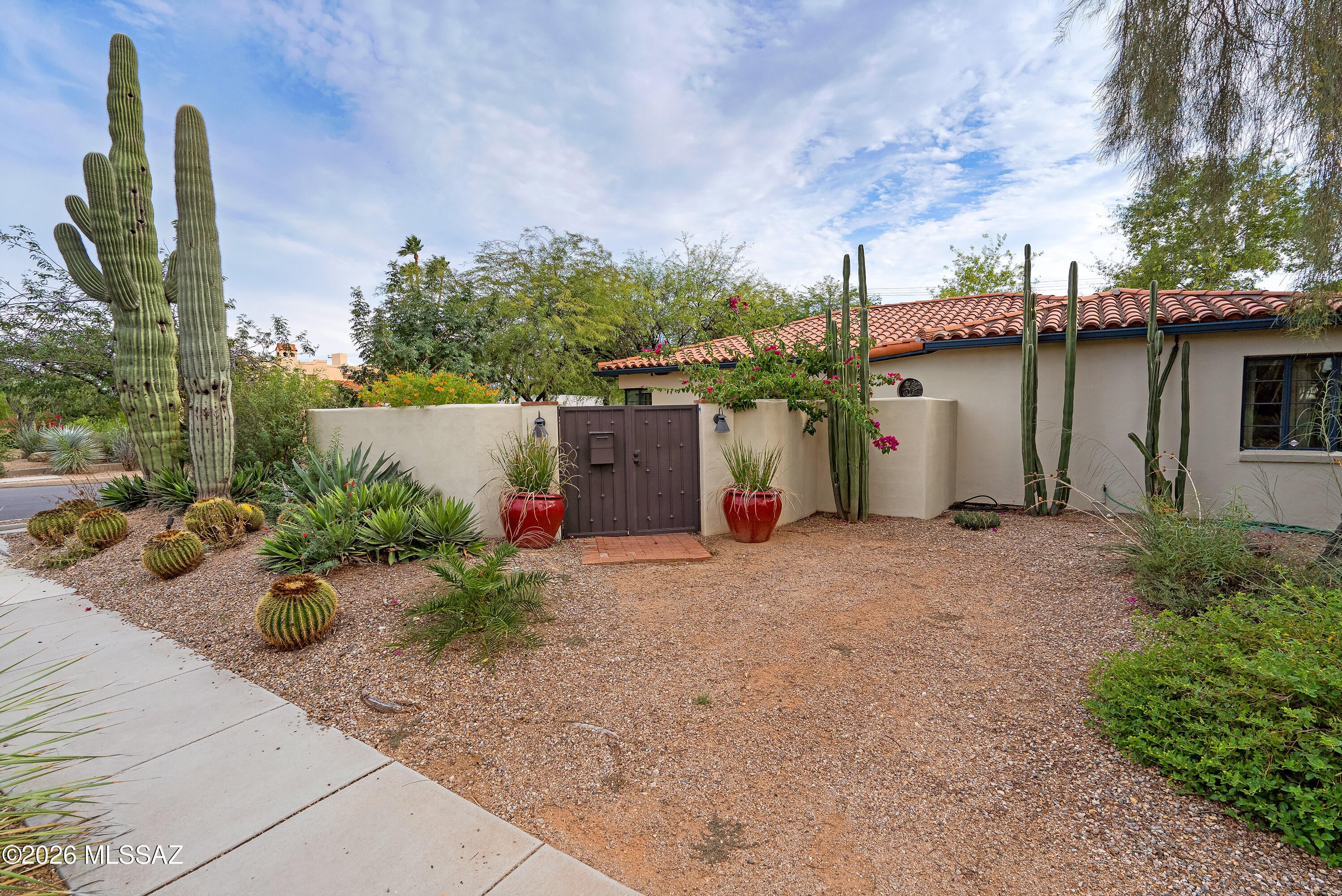 2550 E 8th Street