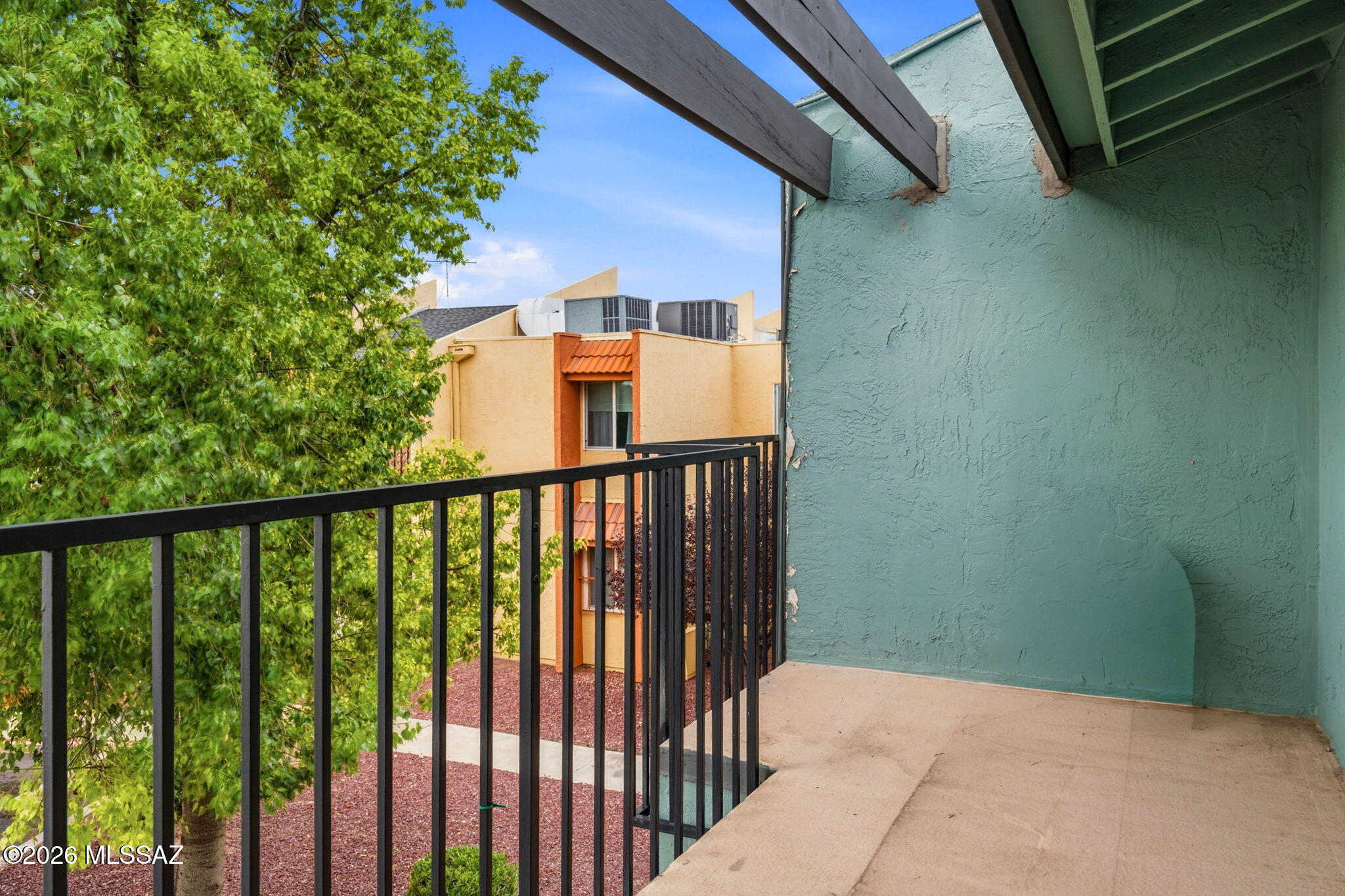836 S Langley Avenue 204