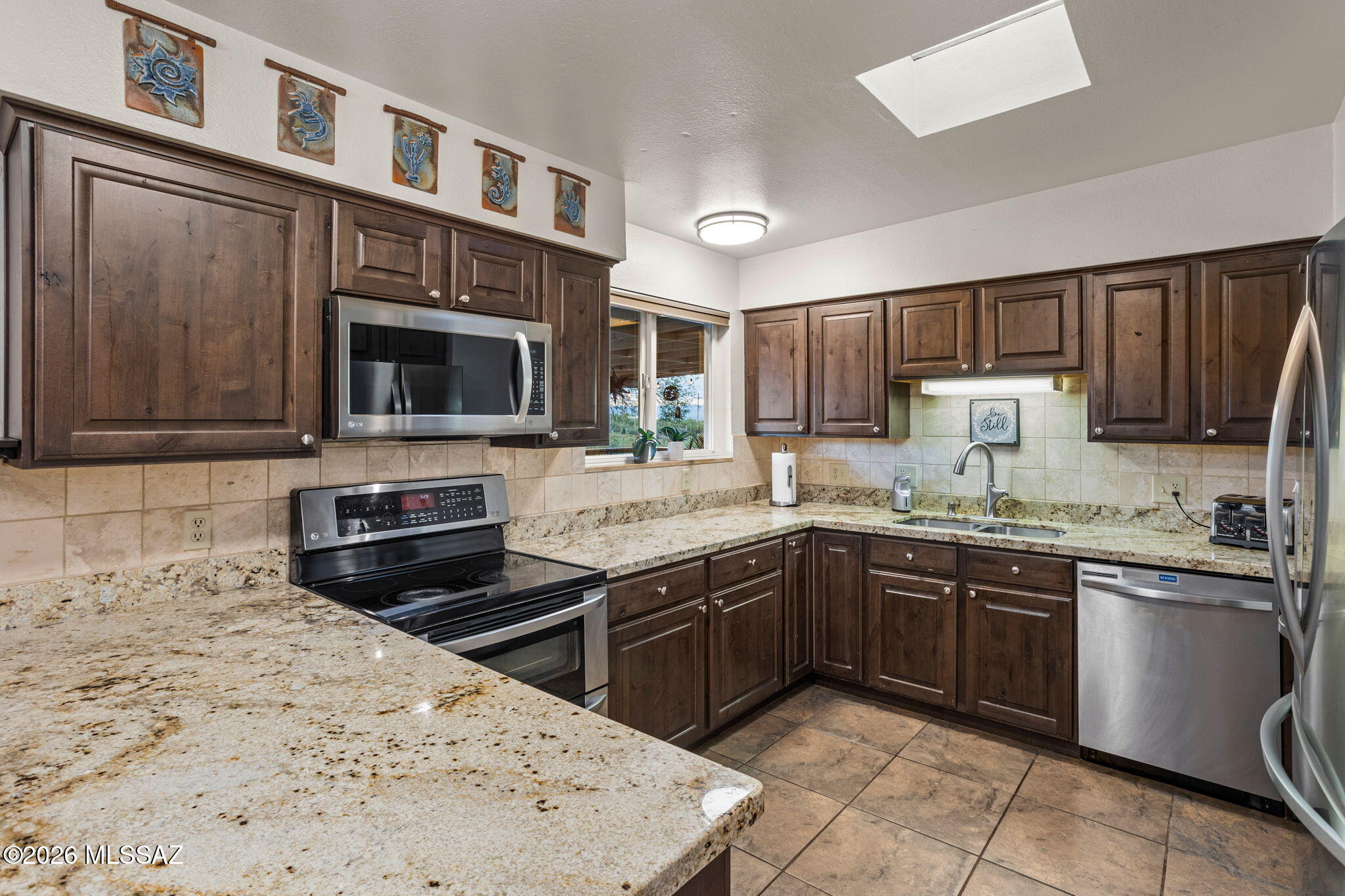3044 W Avenida Cresta