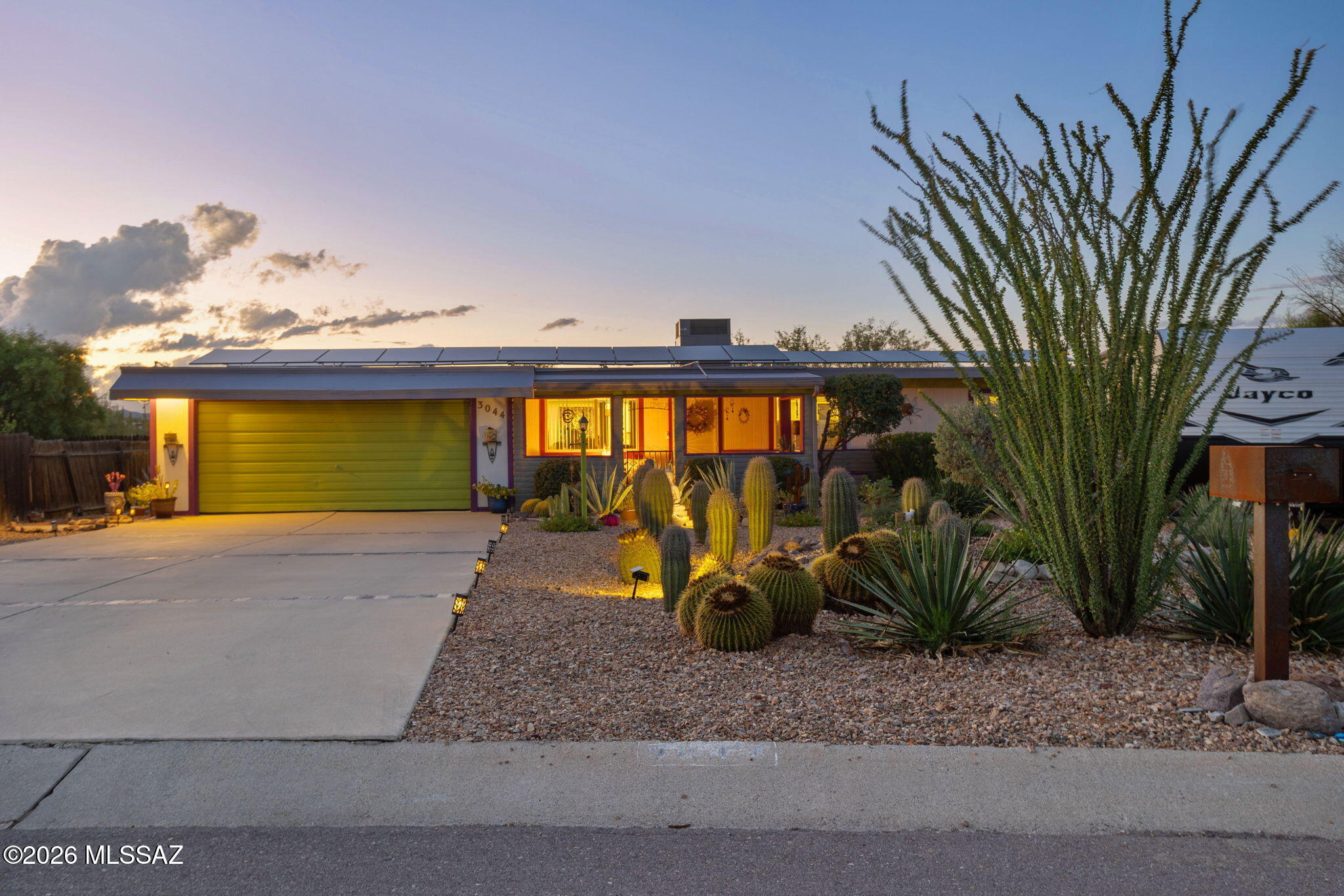 3044 W Avenida Cresta