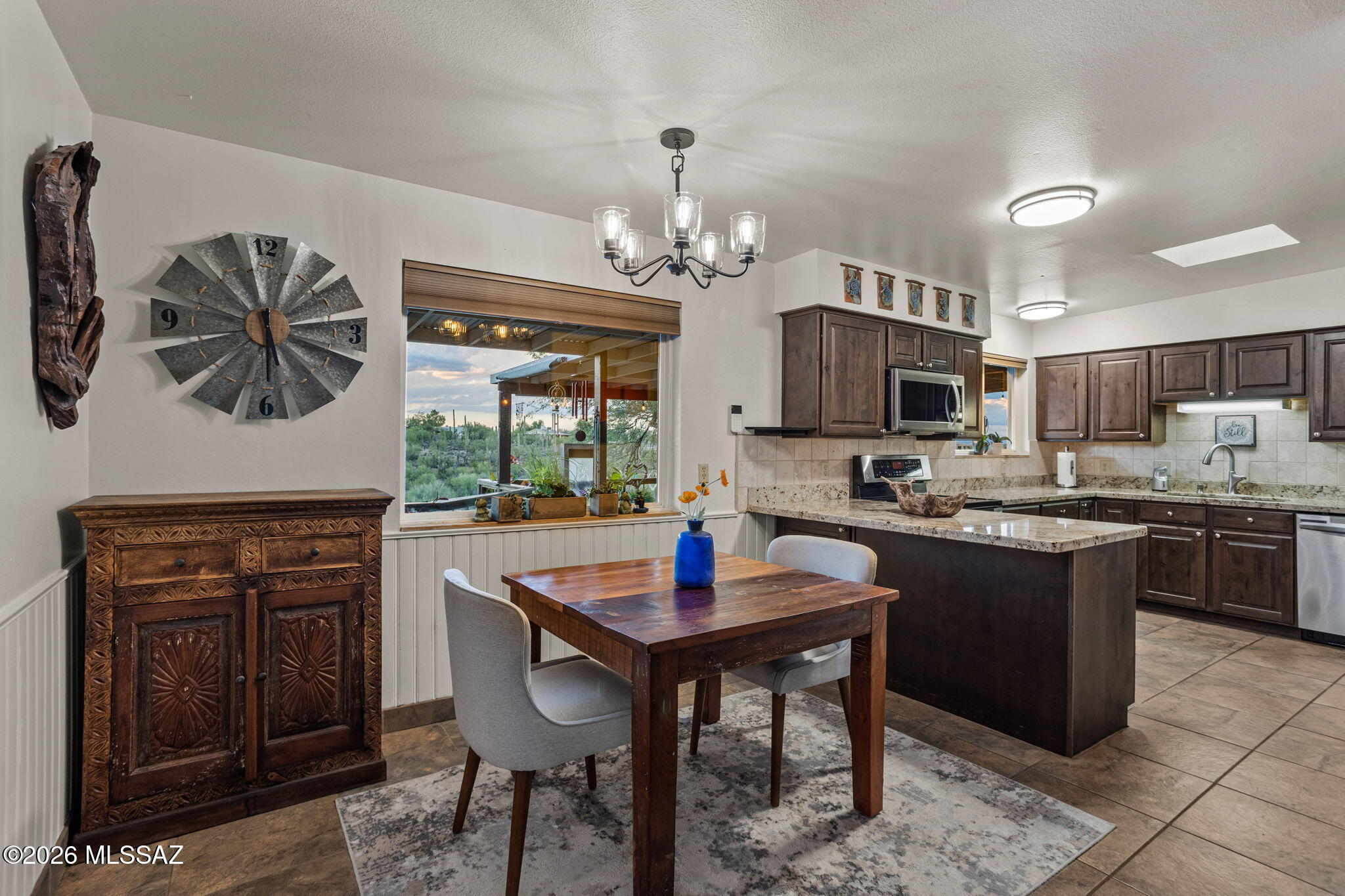 3044 W Avenida Cresta