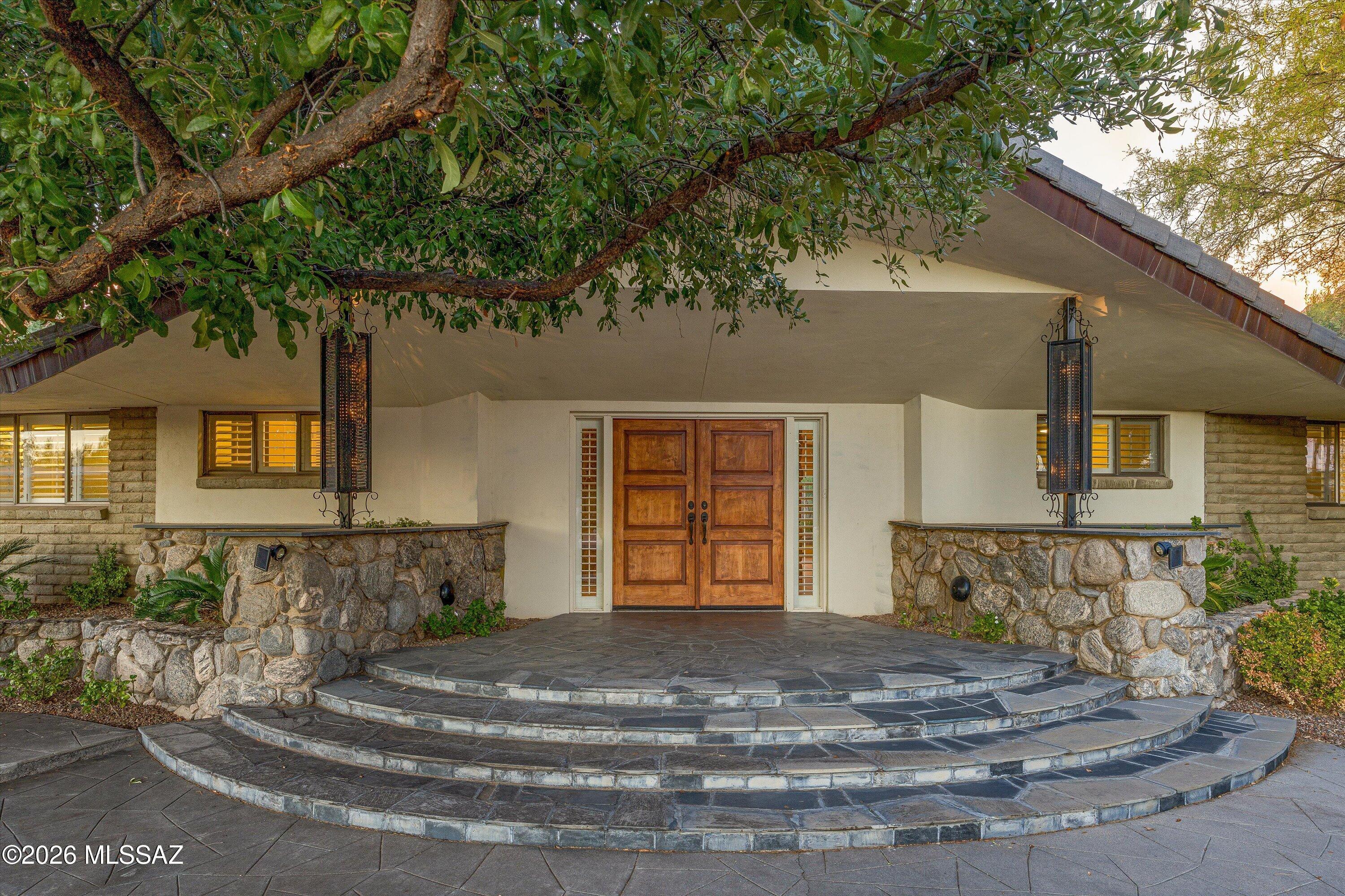 425 W Rapa Place