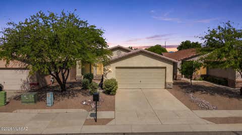 Photo of 2876 N Xochipilli Drive, Tucson, AZ 85745 (MLS # 22619709)