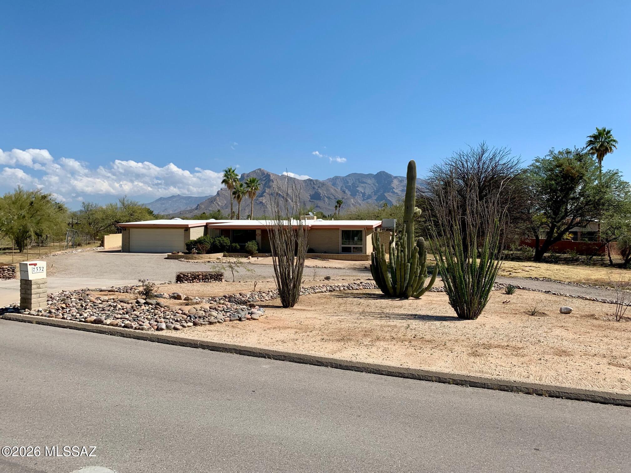 7332 N Camino De Maximillian