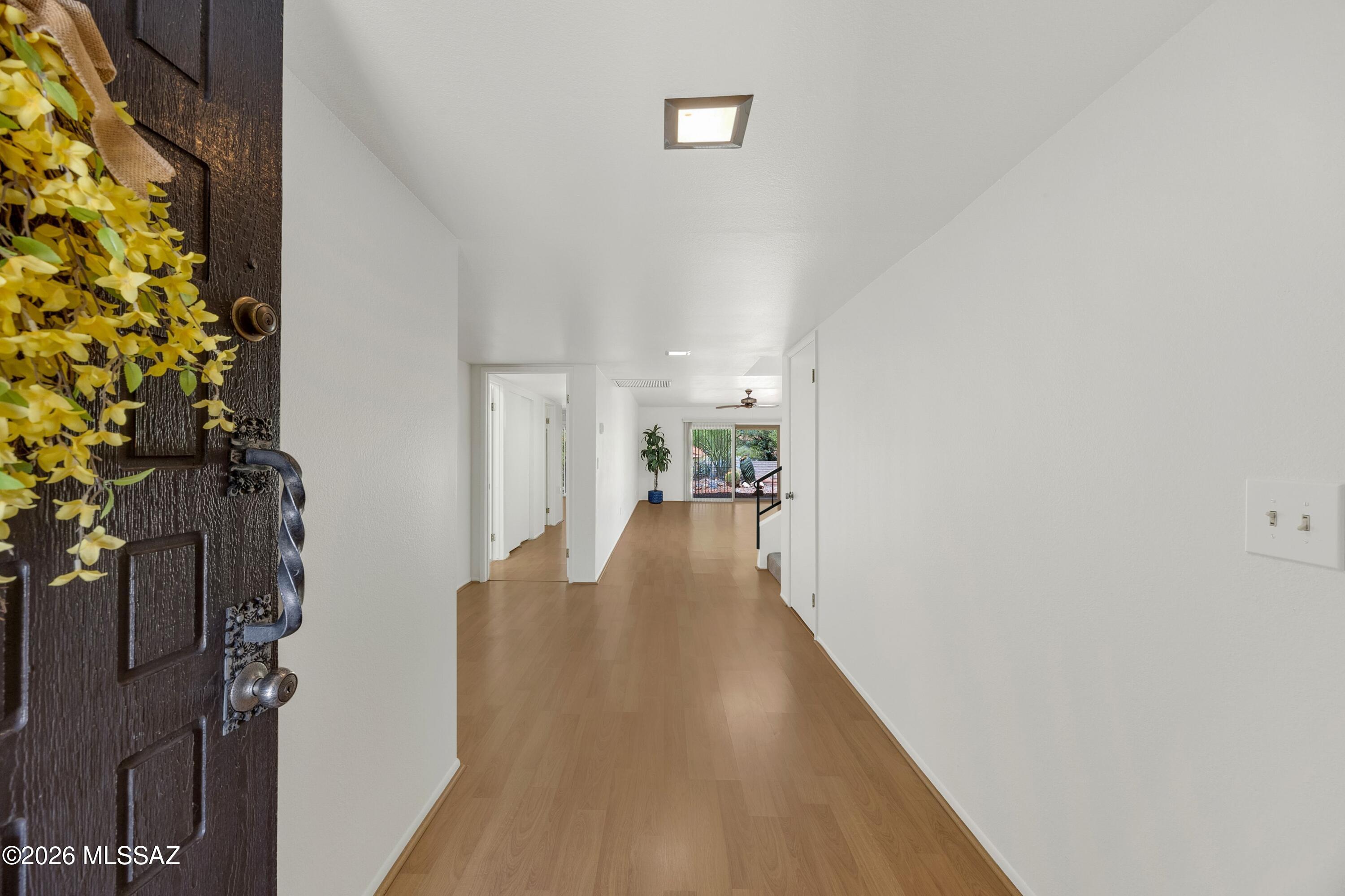 5617 N Camino Del Sol