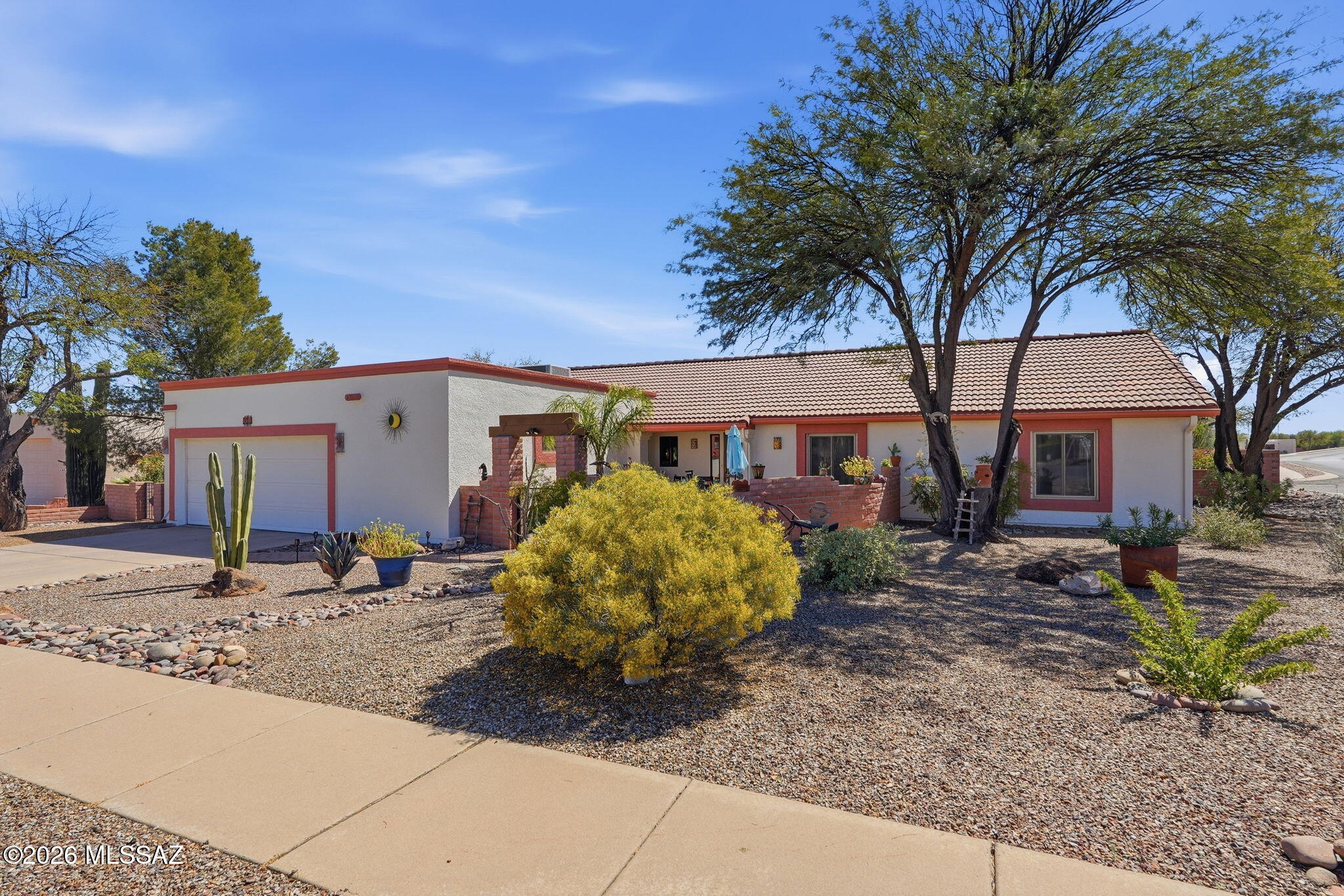 901 W Paseo Del Cilantro