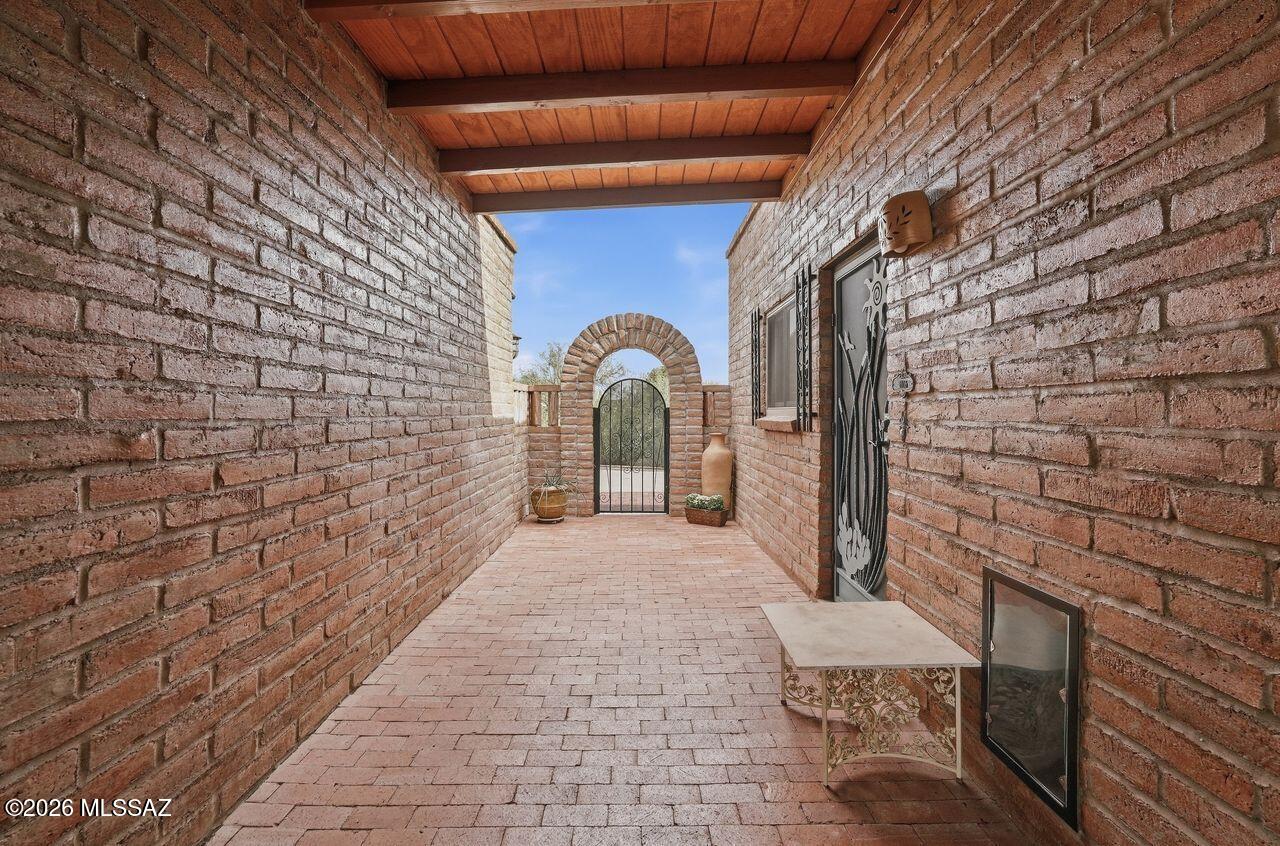 1806 S Calle Montanosa