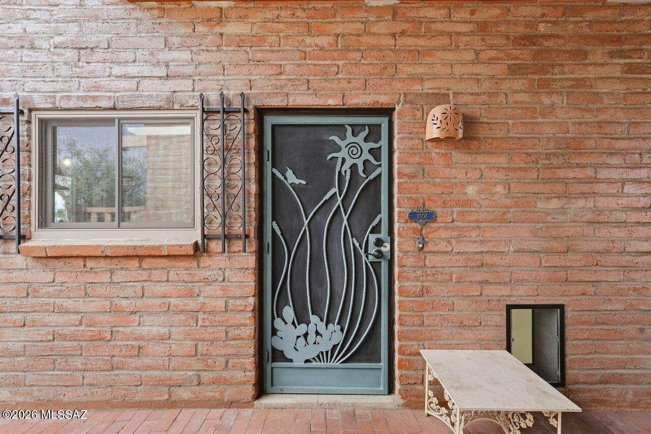 1806 S Calle Montanosa