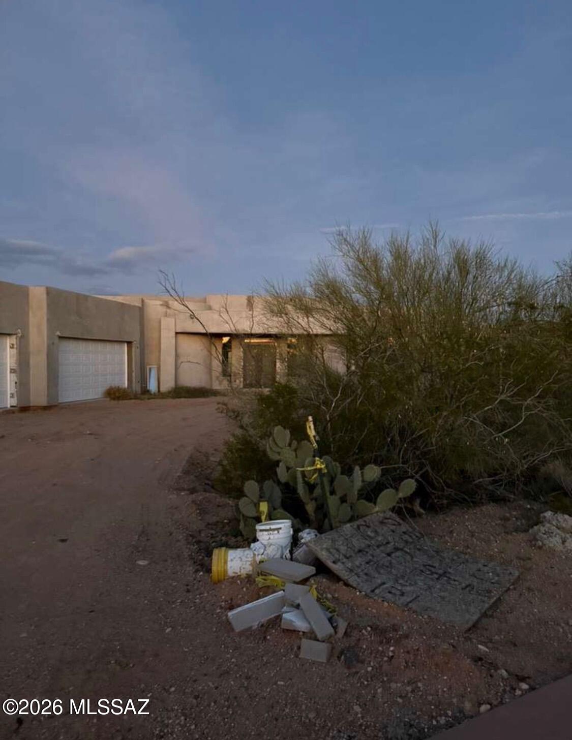 2529 E Old Stone House Trail