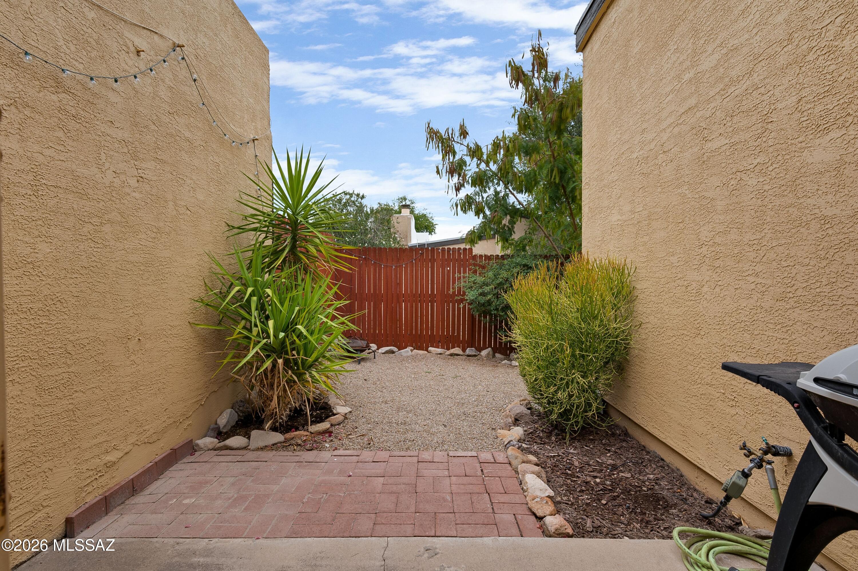 Ladera Brisas Townhouses (1-106) - Residential