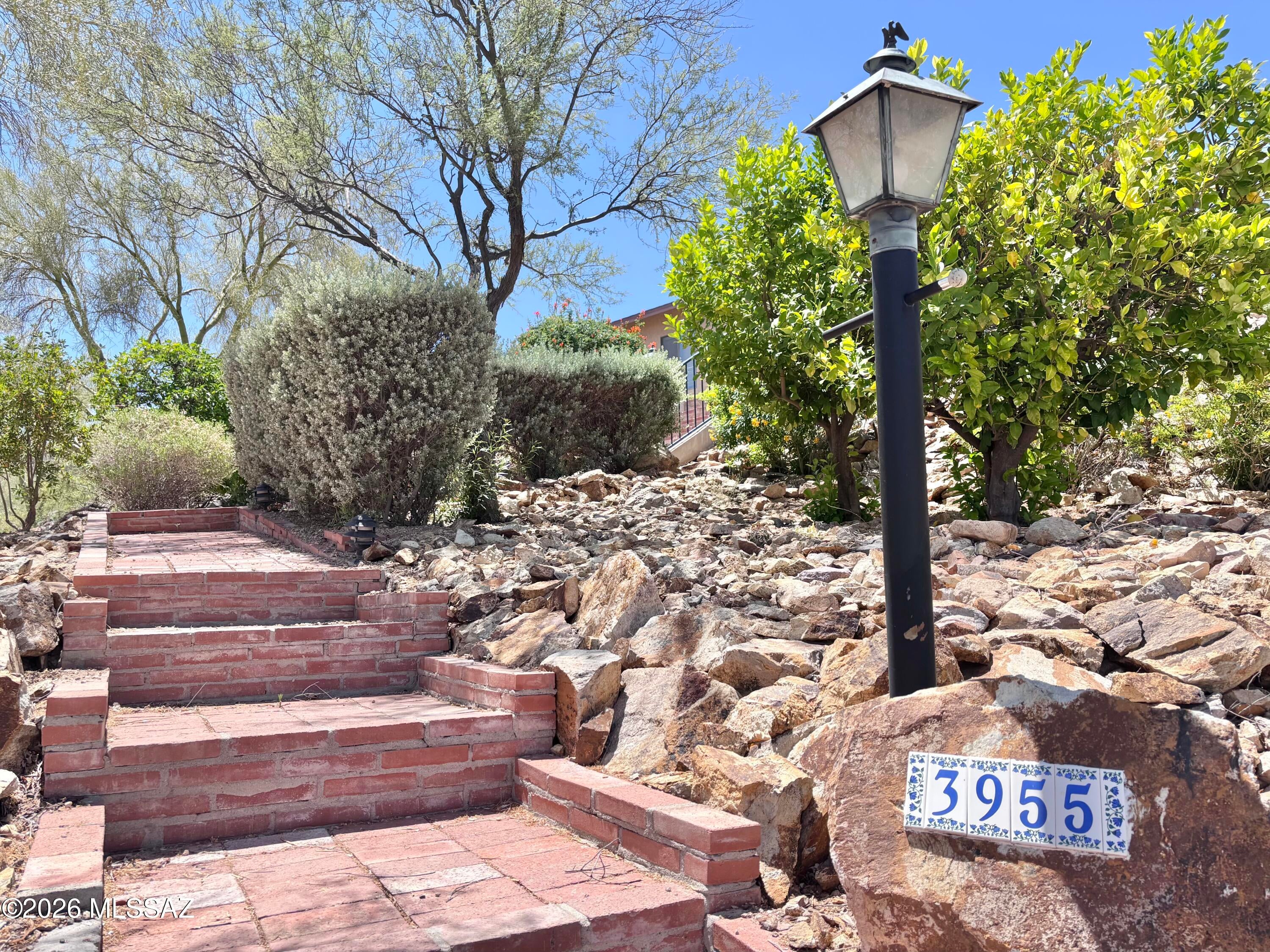 3955 W Coyote Ridge Trail