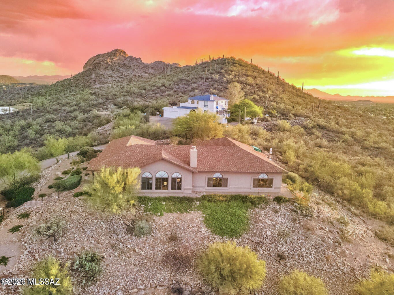 3955 W Coyote Ridge Trail