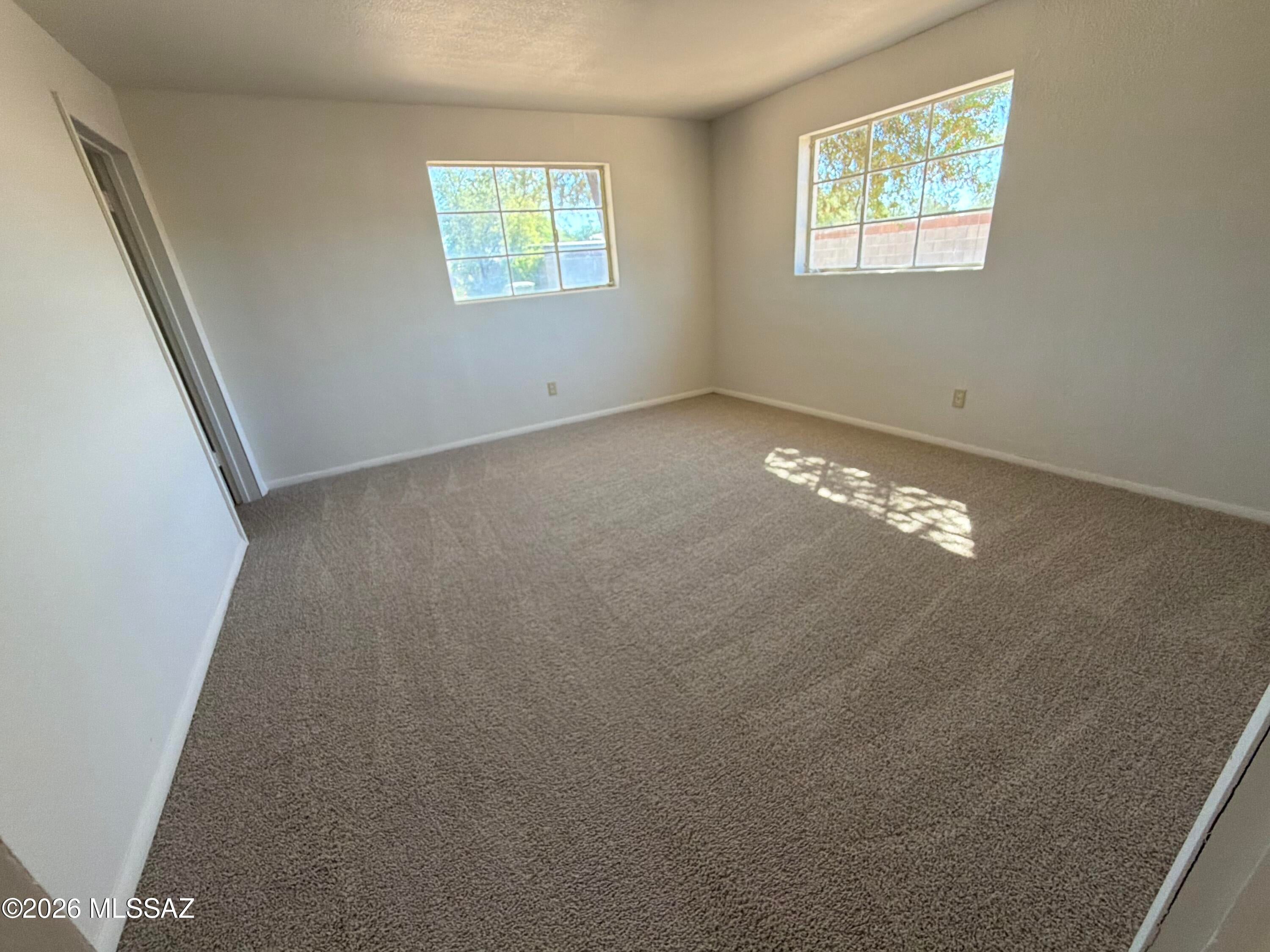 2817 N Walnut Avenue