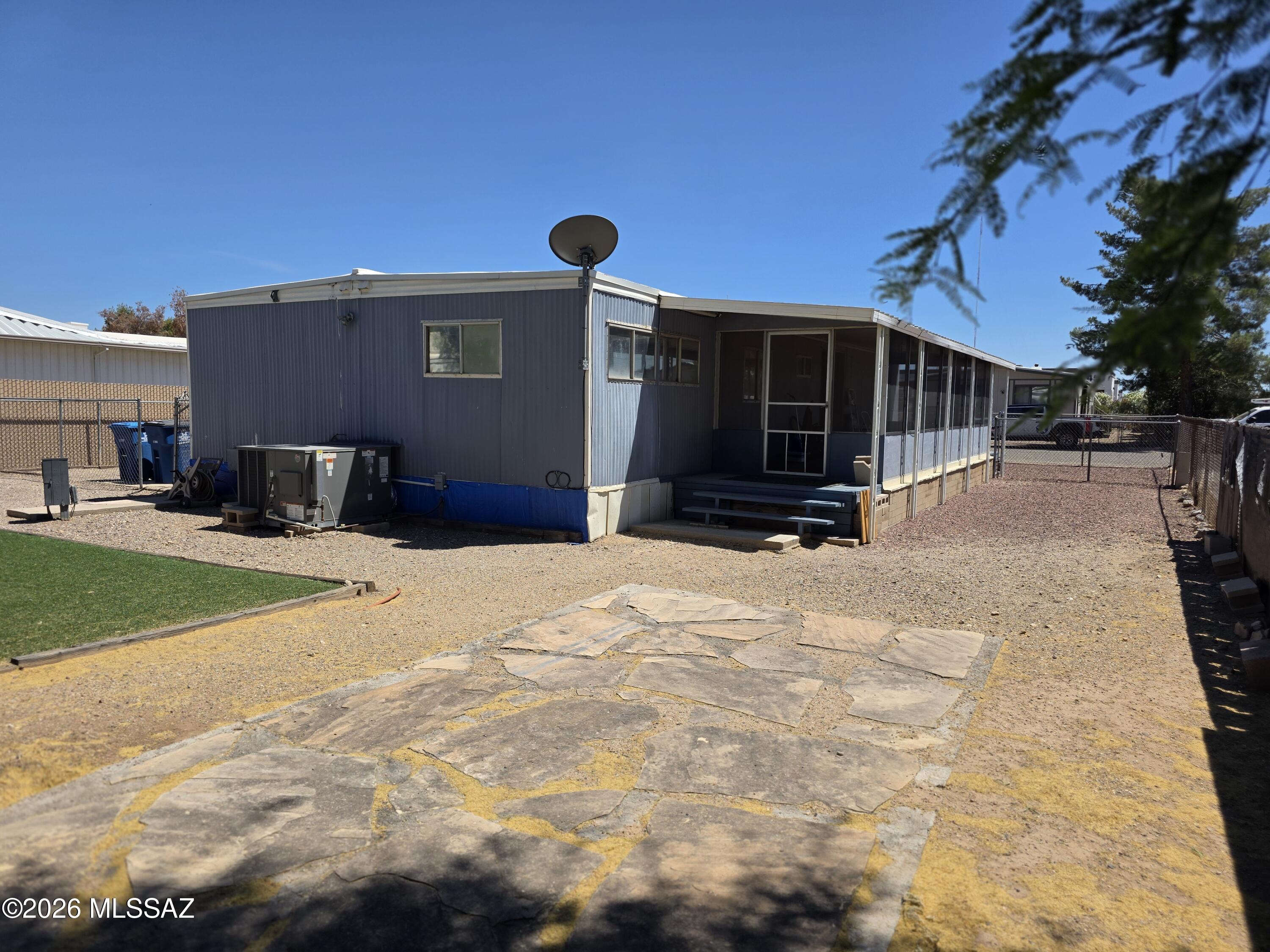 2470 W Calle Comodo