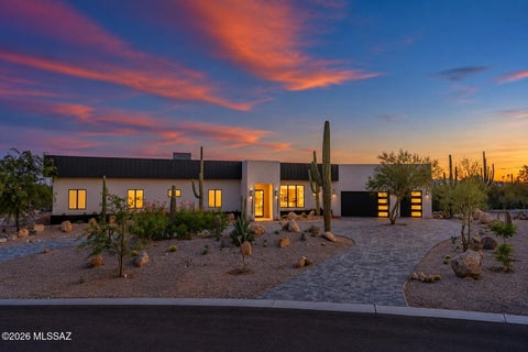 Photo of 7185 N Agave Ridge Place, Tucson, AZ 85718 (MLS # 22624231)
