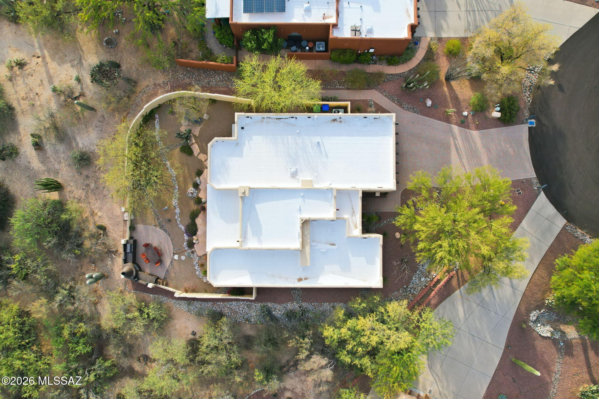 1811 W La Tanya Place