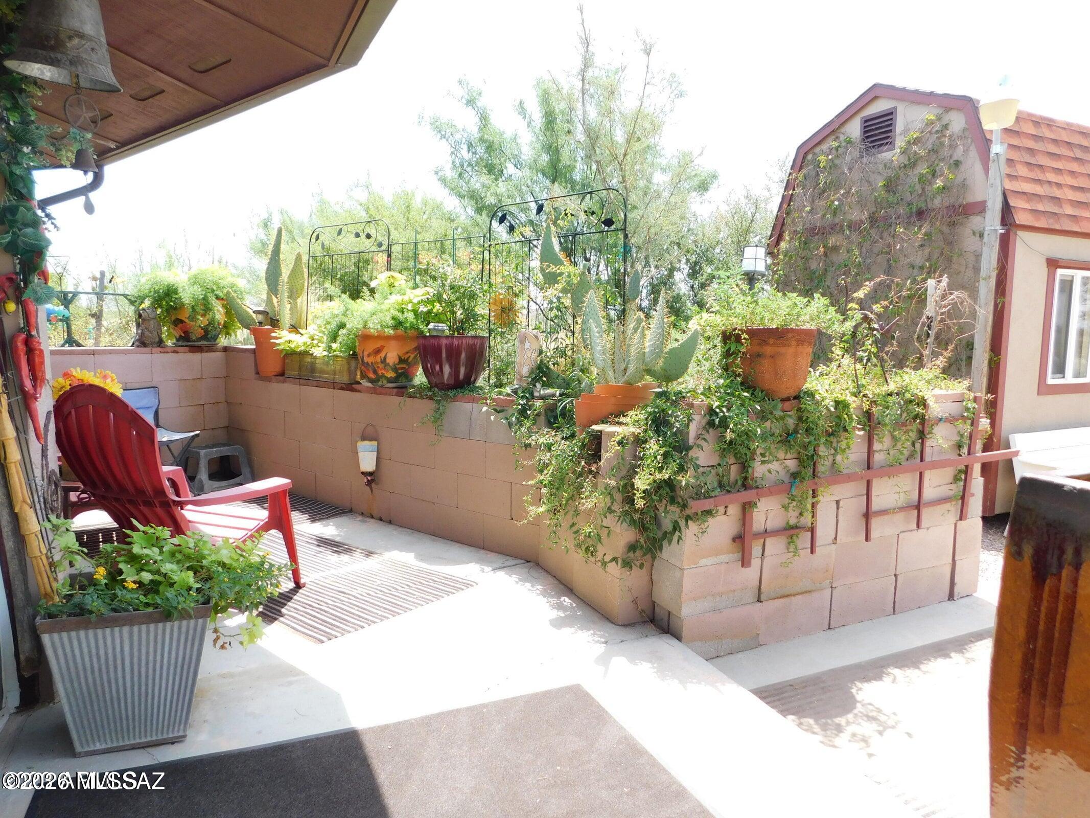 2916 E Loma Alta Drive