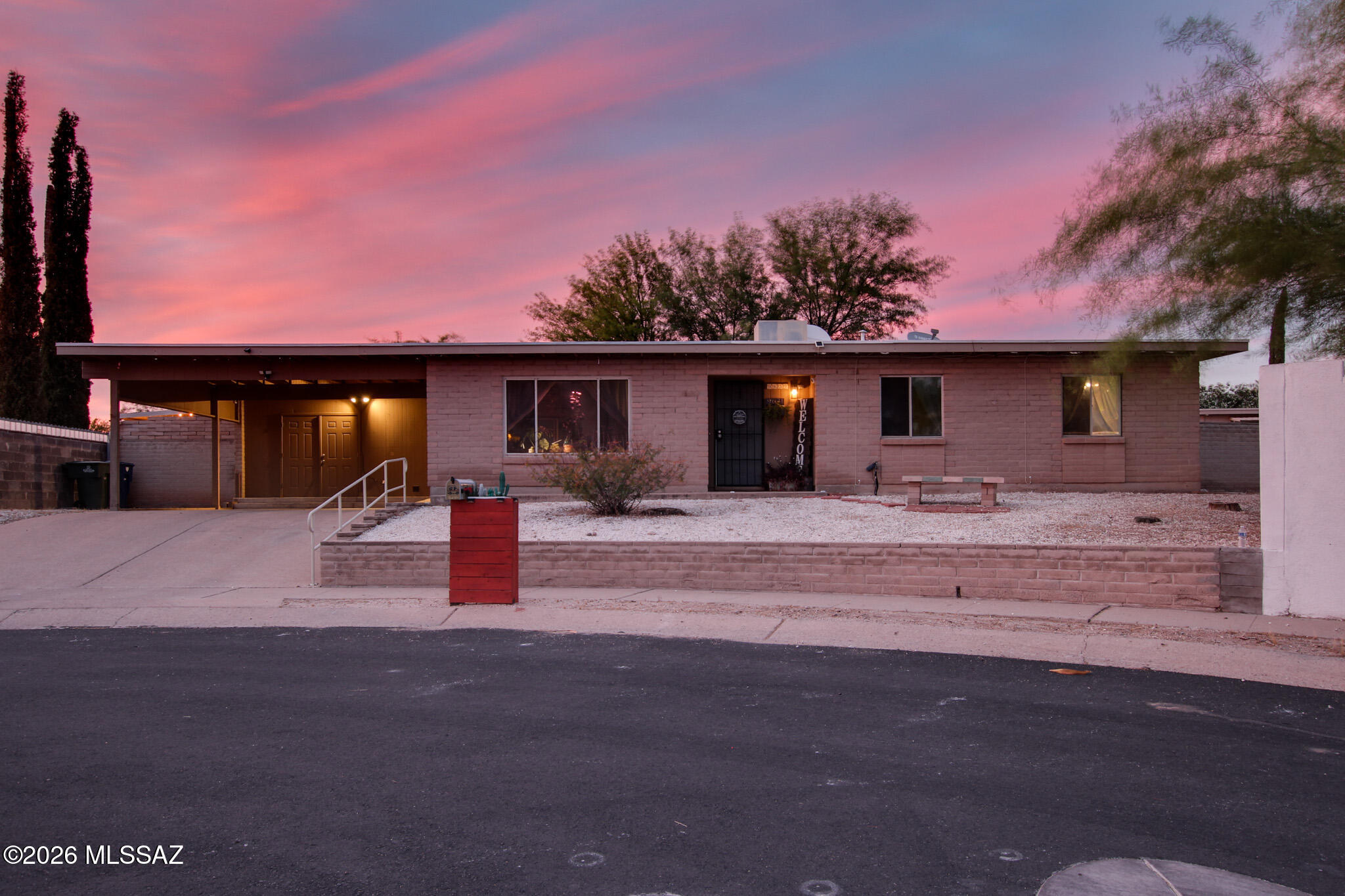 9631 E Myra Drive