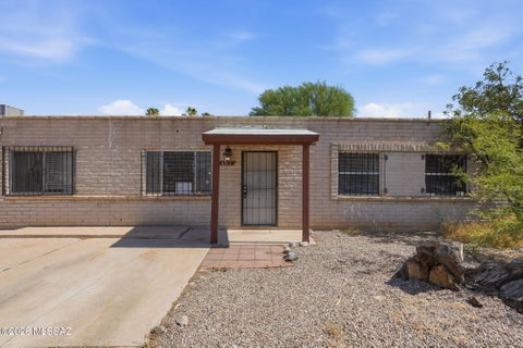 Photo of 6915 E Tobin Place, Tucson, AZ 85730 (MLS # 22616973)