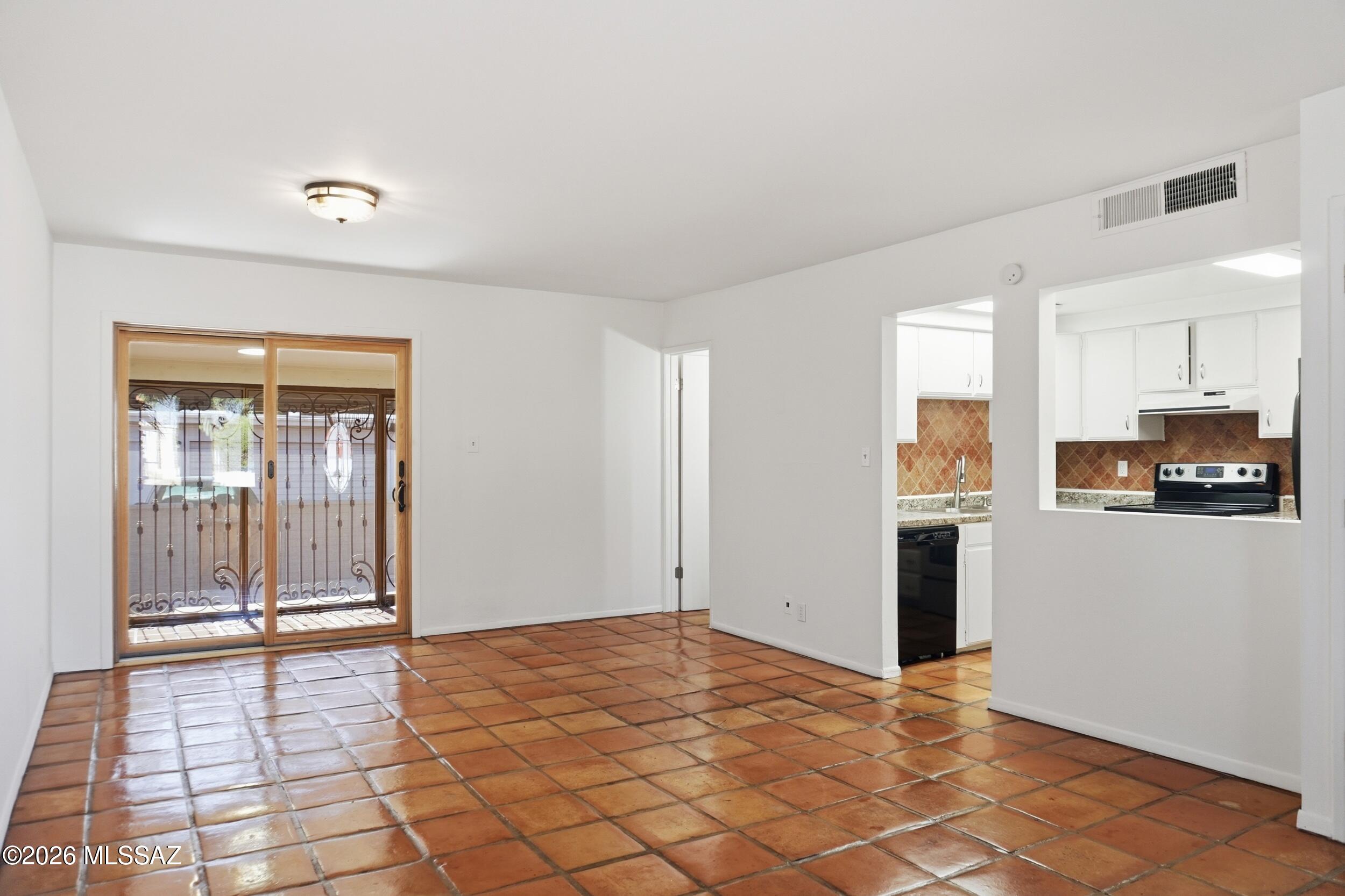 Rolling Hills Towne House - Residential